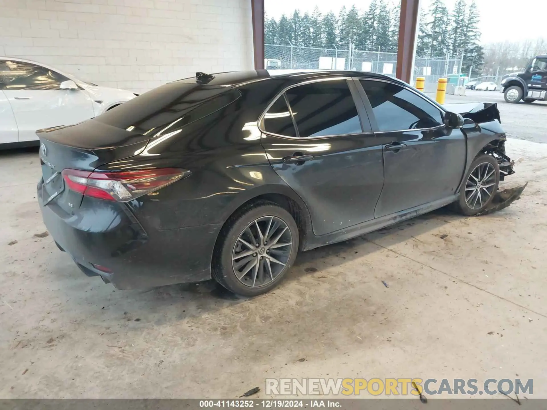 4 fotografías del automóvil dañado 4T1G11AK5NU624020 TOYOTA CAMRY 2022