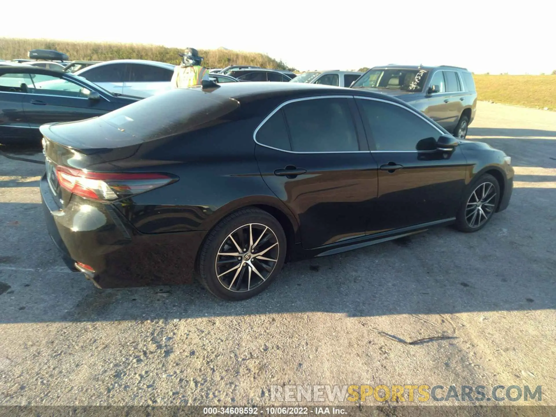 4 fotografías del automóvil dañado 4T1G11AK5NU631923 TOYOTA CAMRY 2022