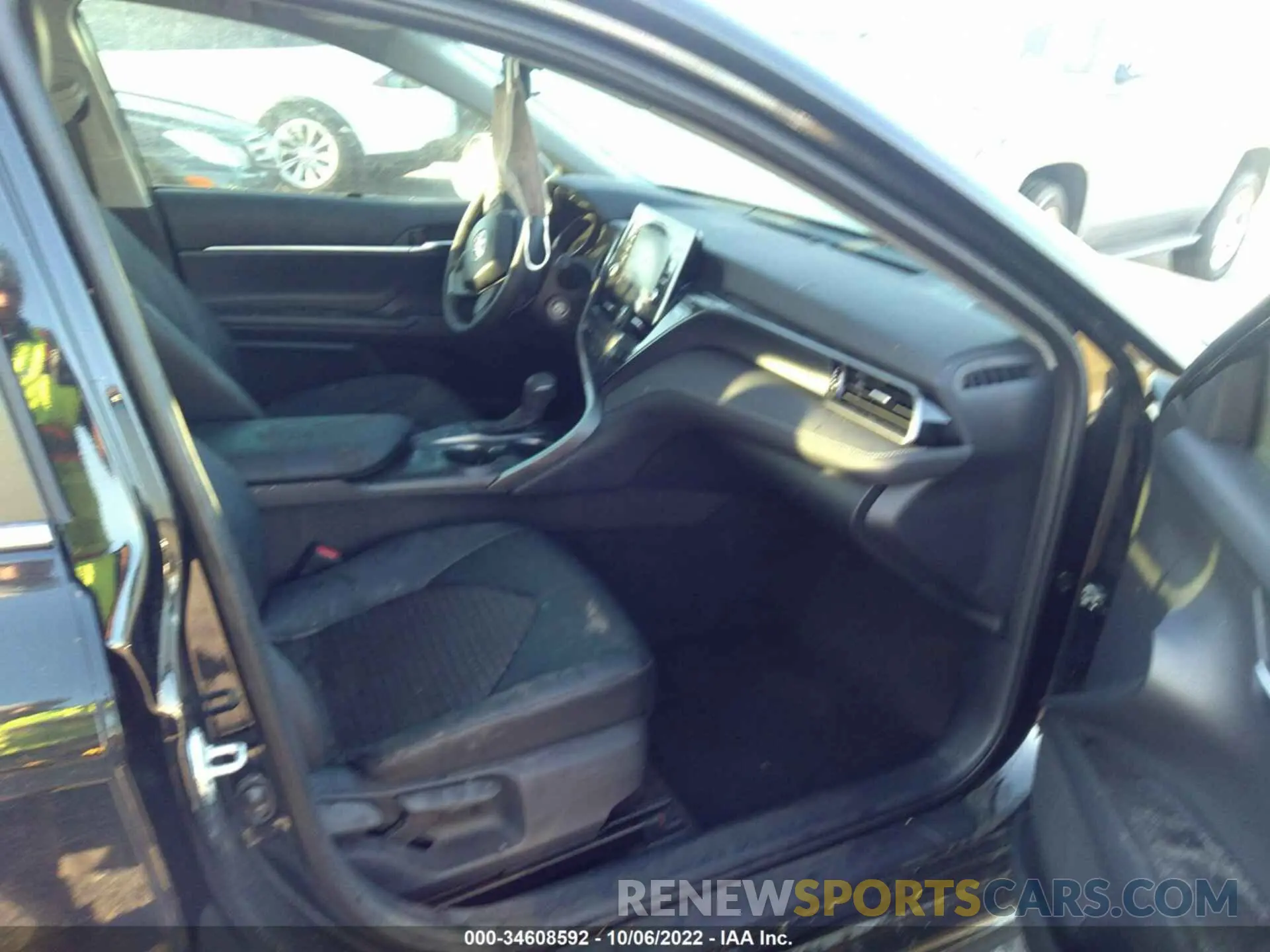 5 fotografías del automóvil dañado 4T1G11AK5NU631923 TOYOTA CAMRY 2022