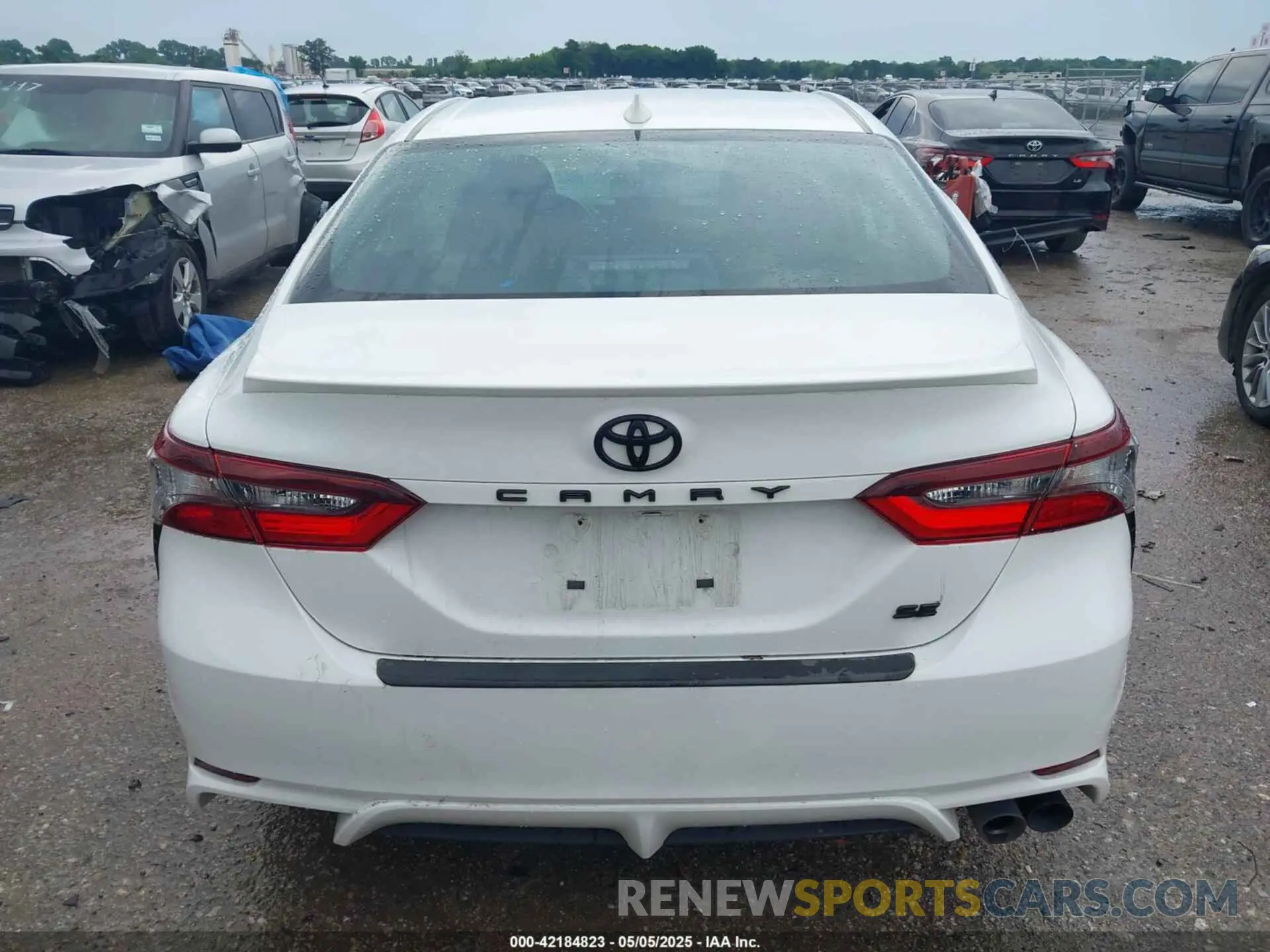 16 fotografías del automóvil dañado 4T1G11AK5NU674903 TOYOTA CAMRY 2022