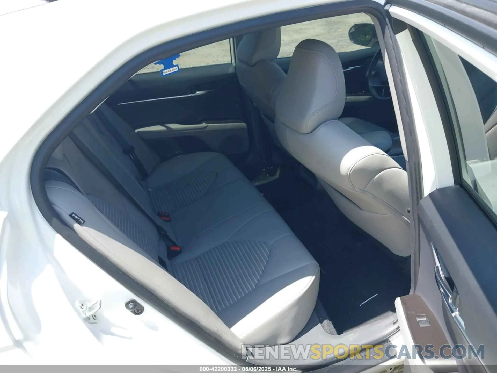 8 fotografías del automóvil dañado 4T1G11AK5NU683598 TOYOTA CAMRY 2022