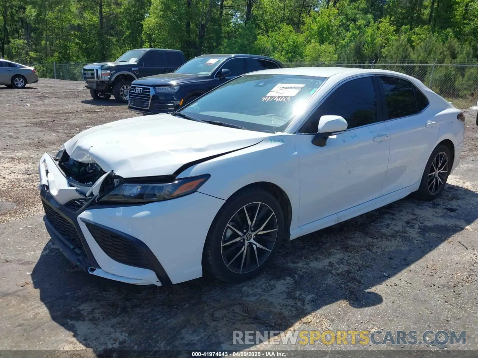 2 fotografías del automóvil dañado 4T1G11AK5NU708080 TOYOTA CAMRY 2022
