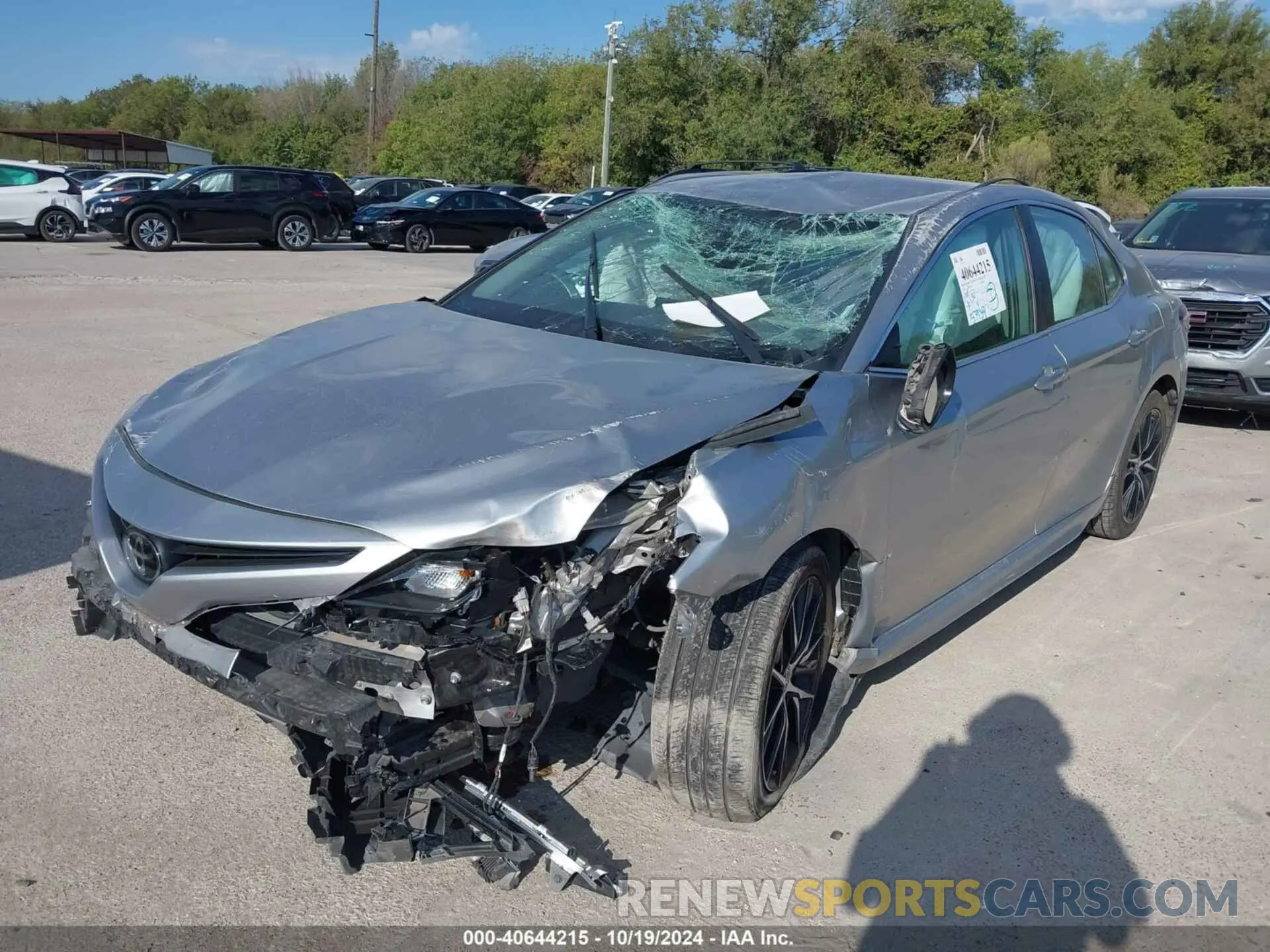 2 fotografías del automóvil dañado 4T1G11AK5NU708600 TOYOTA CAMRY 2022