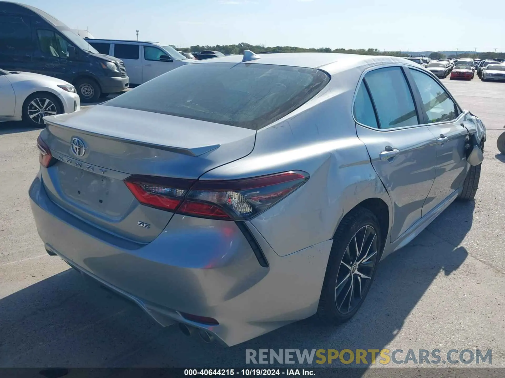 4 fotografías del automóvil dañado 4T1G11AK5NU708600 TOYOTA CAMRY 2022