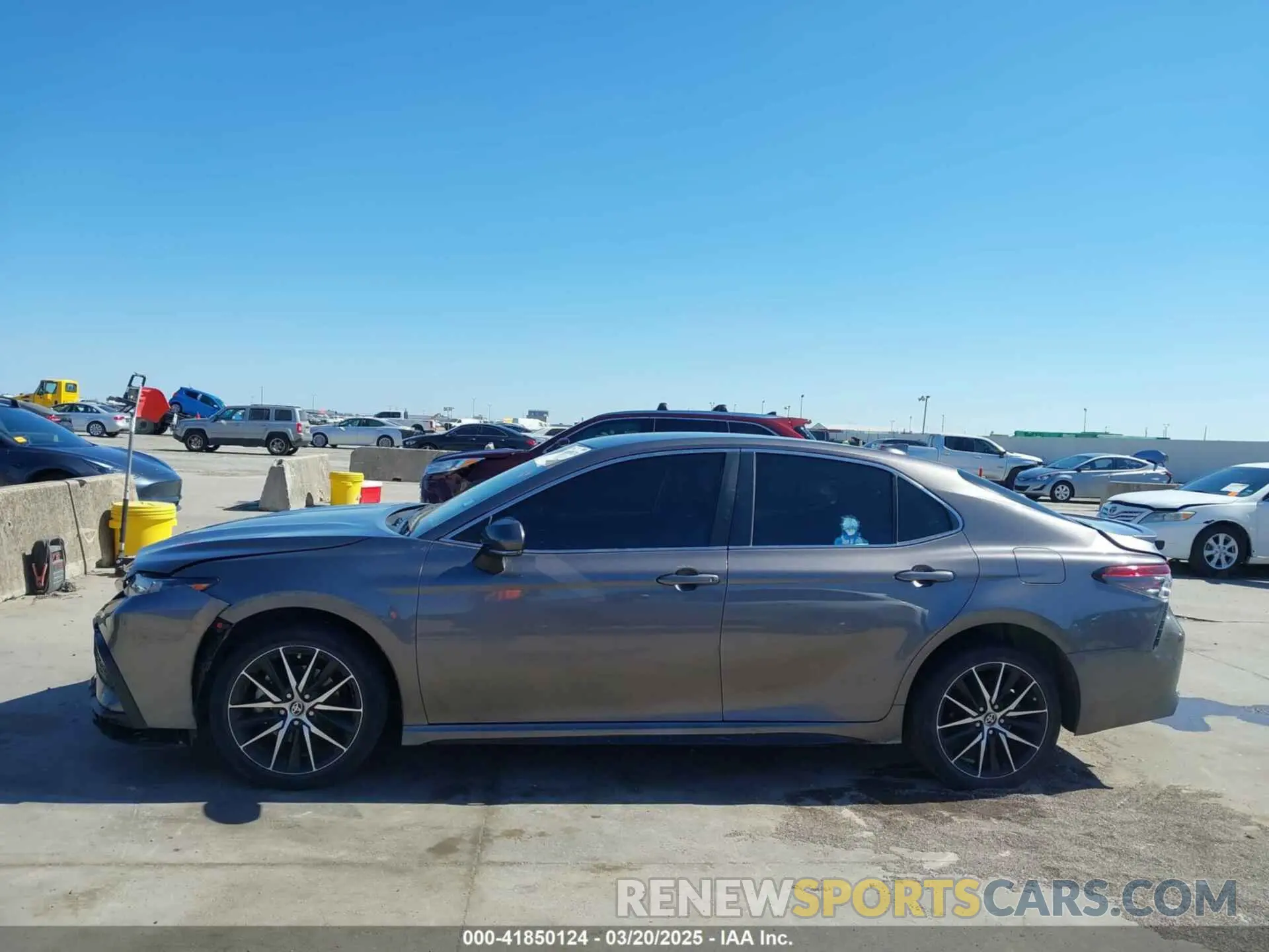 14 fotografías del automóvil dañado 4T1G11AK5NU711738 TOYOTA CAMRY 2022