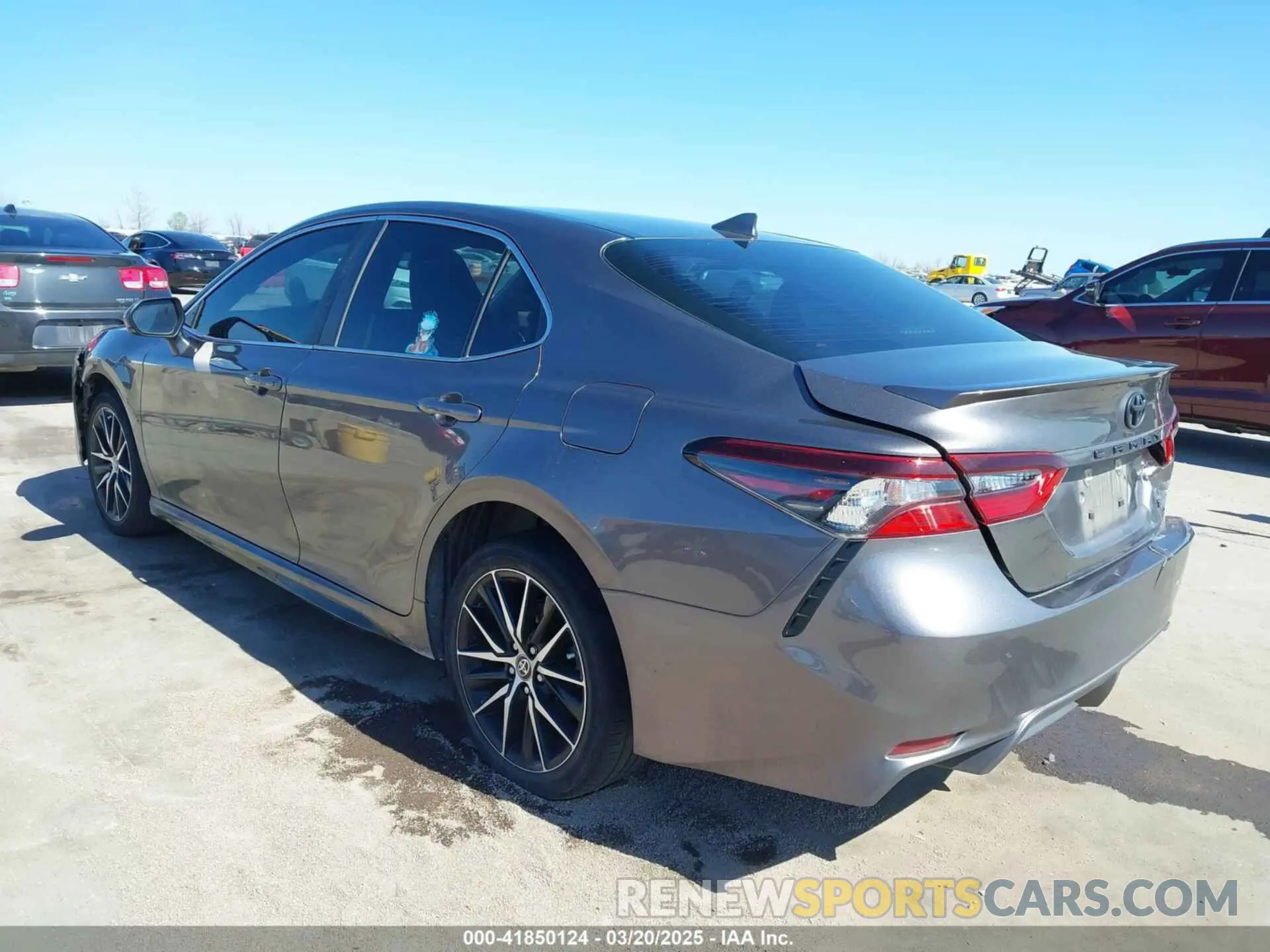 3 fotografías del automóvil dañado 4T1G11AK5NU711738 TOYOTA CAMRY 2022