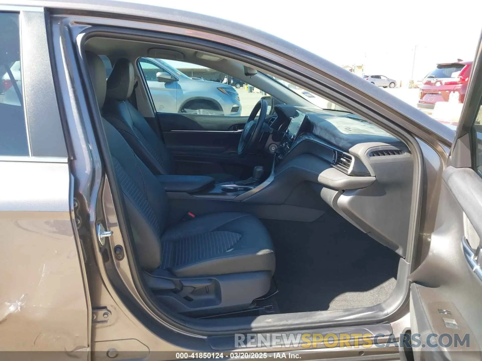 5 fotografías del automóvil dañado 4T1G11AK5NU711738 TOYOTA CAMRY 2022