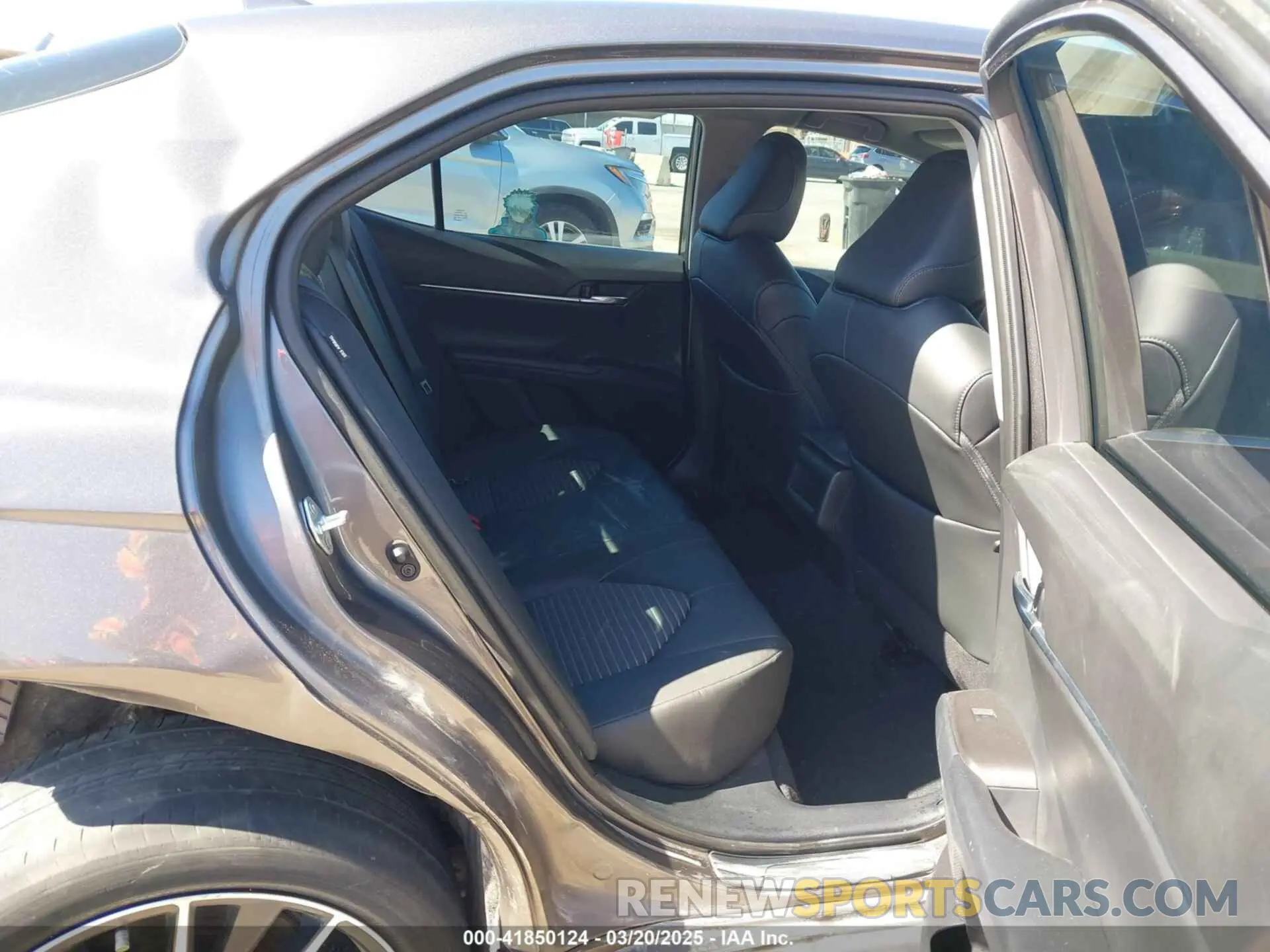 8 fotografías del automóvil dañado 4T1G11AK5NU711738 TOYOTA CAMRY 2022