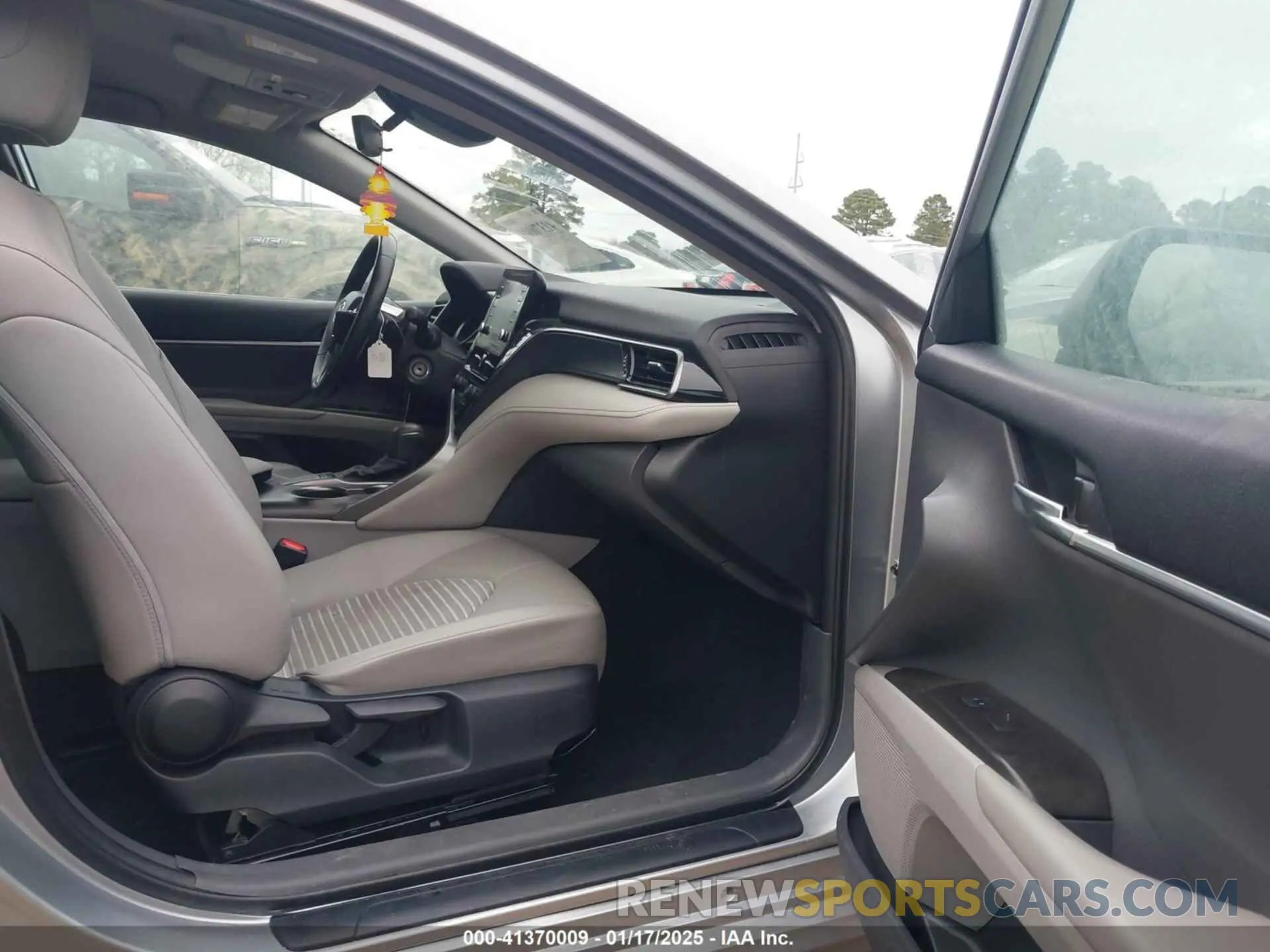 5 fotografías del automóvil dañado 4T1G11AK5NU716745 TOYOTA CAMRY 2022