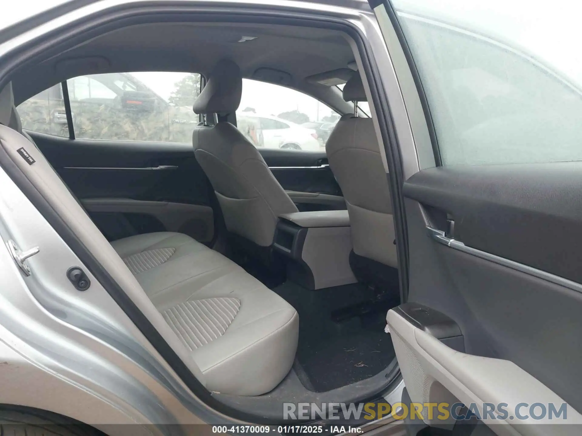 8 fotografías del automóvil dañado 4T1G11AK5NU716745 TOYOTA CAMRY 2022