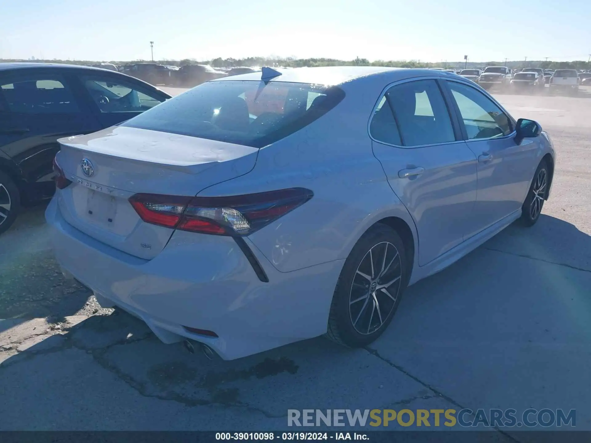 4 fotografías del automóvil dañado 4T1G11AK6NU027281 TOYOTA CAMRY 2022