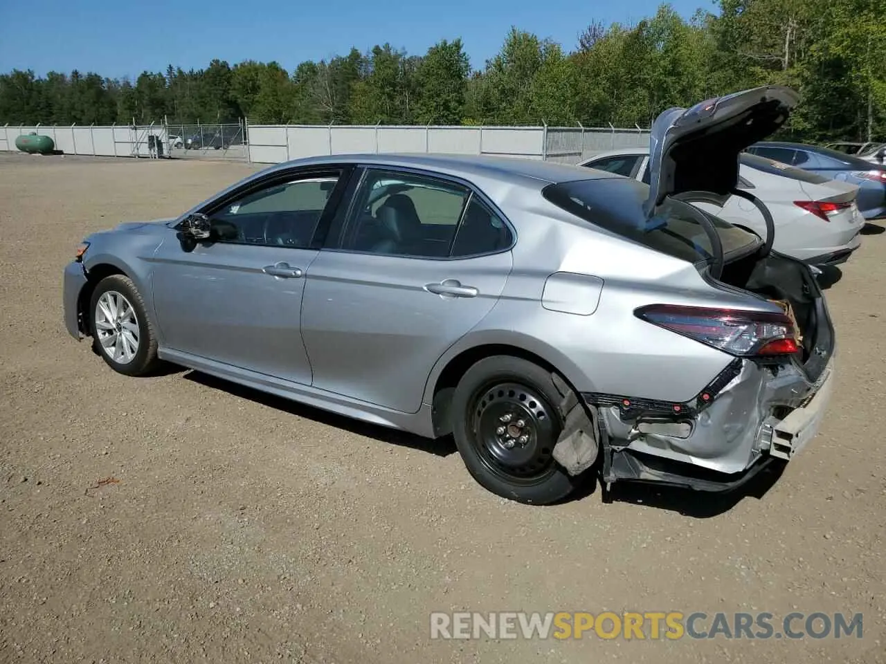 2 fotografías del automóvil dañado 4T1G11AK6NU028561 TOYOTA CAMRY 2022