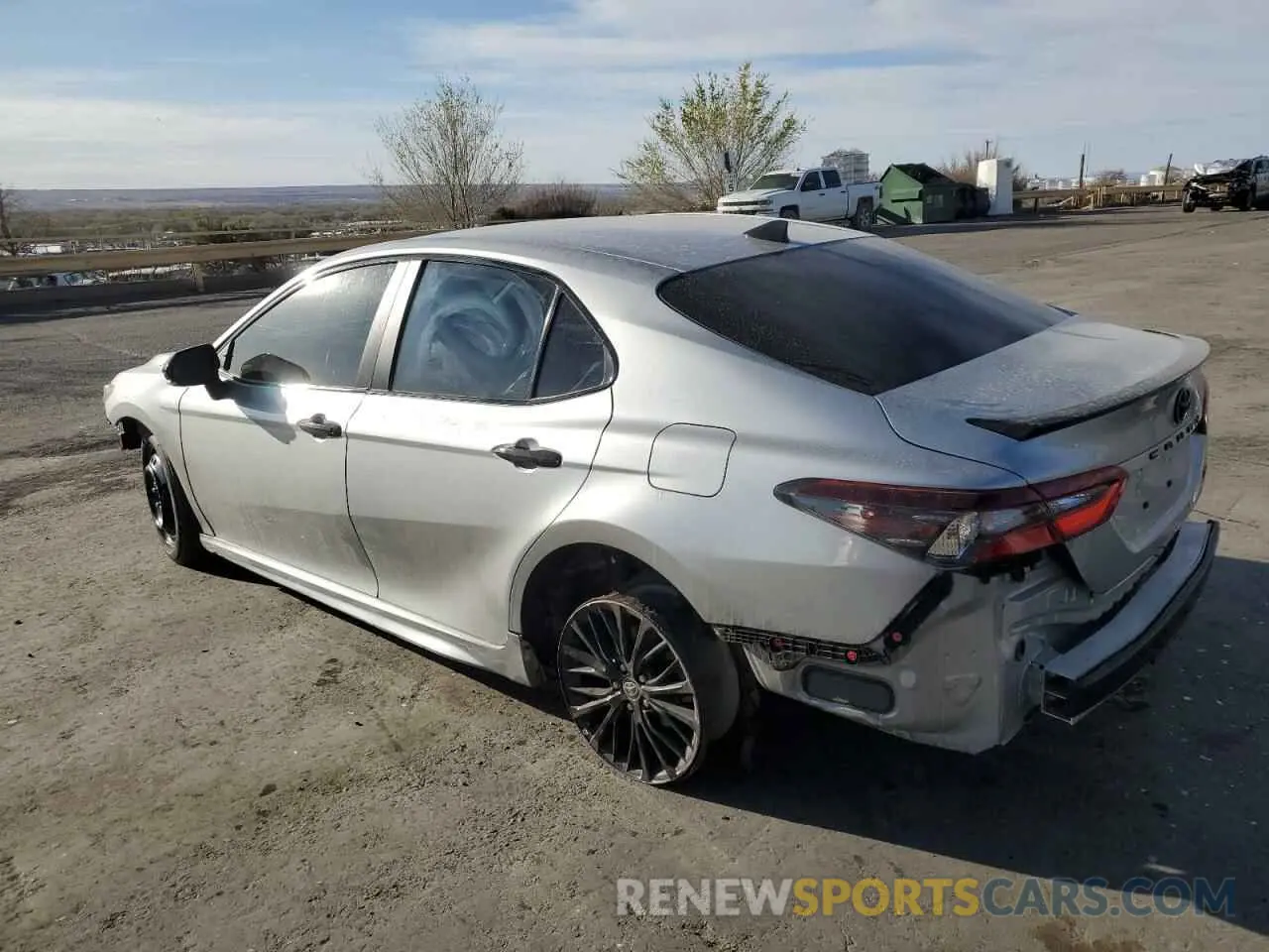 2 fotografías del automóvil dañado 4T1G11AK6NU037356 TOYOTA CAMRY 2022