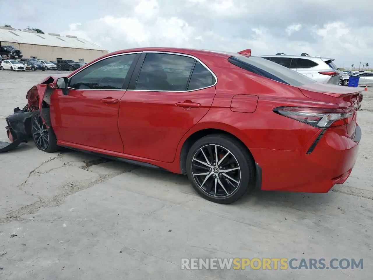 2 fotografías del automóvil dañado 4T1G11AK6NU043142 TOYOTA CAMRY 2022
