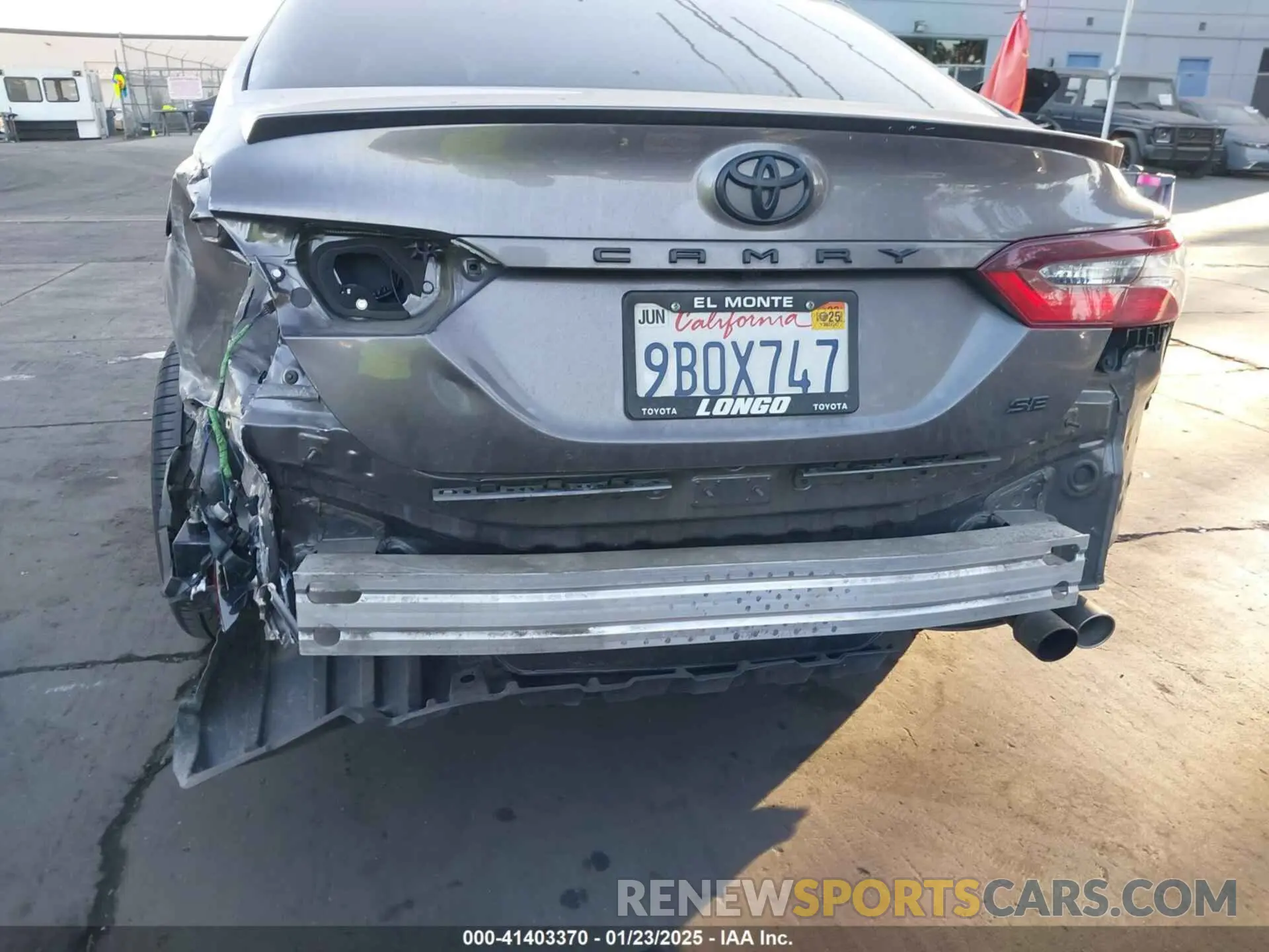 20 fotografías del automóvil dañado 4T1G11AK6NU055923 TOYOTA CAMRY 2022
