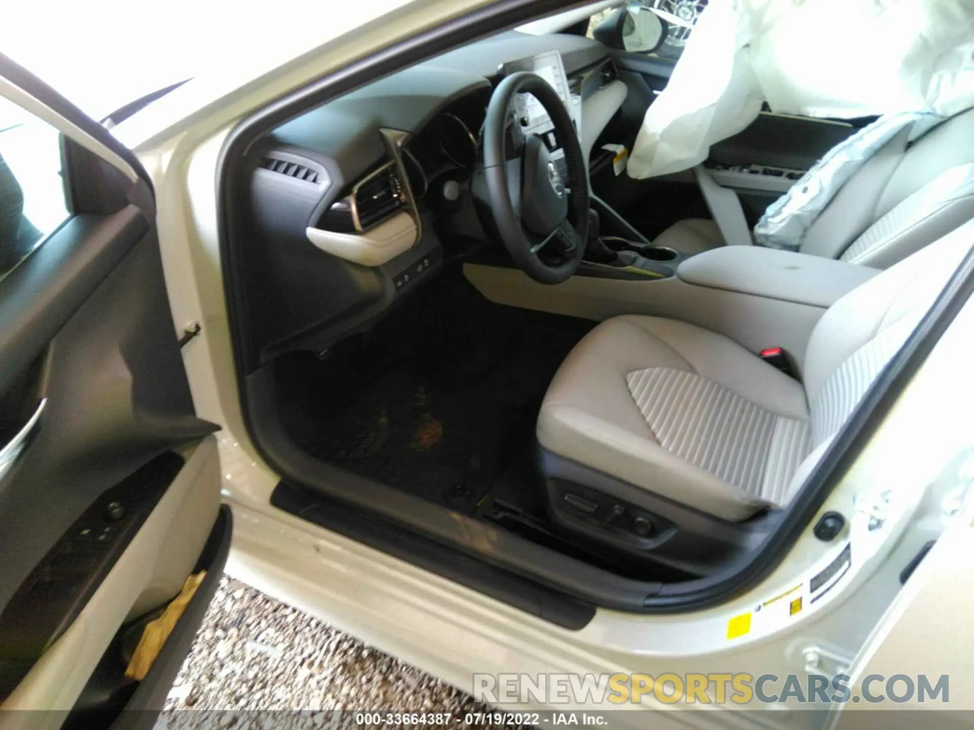 5 fotografías del automóvil dañado 4T1G11AK6NU061494 TOYOTA CAMRY 2022