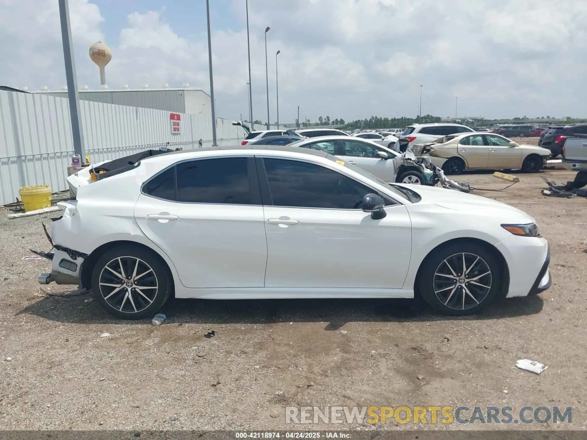 13 fotografías del automóvil dañado 4T1G11AK6NU630621 TOYOTA CAMRY 2022