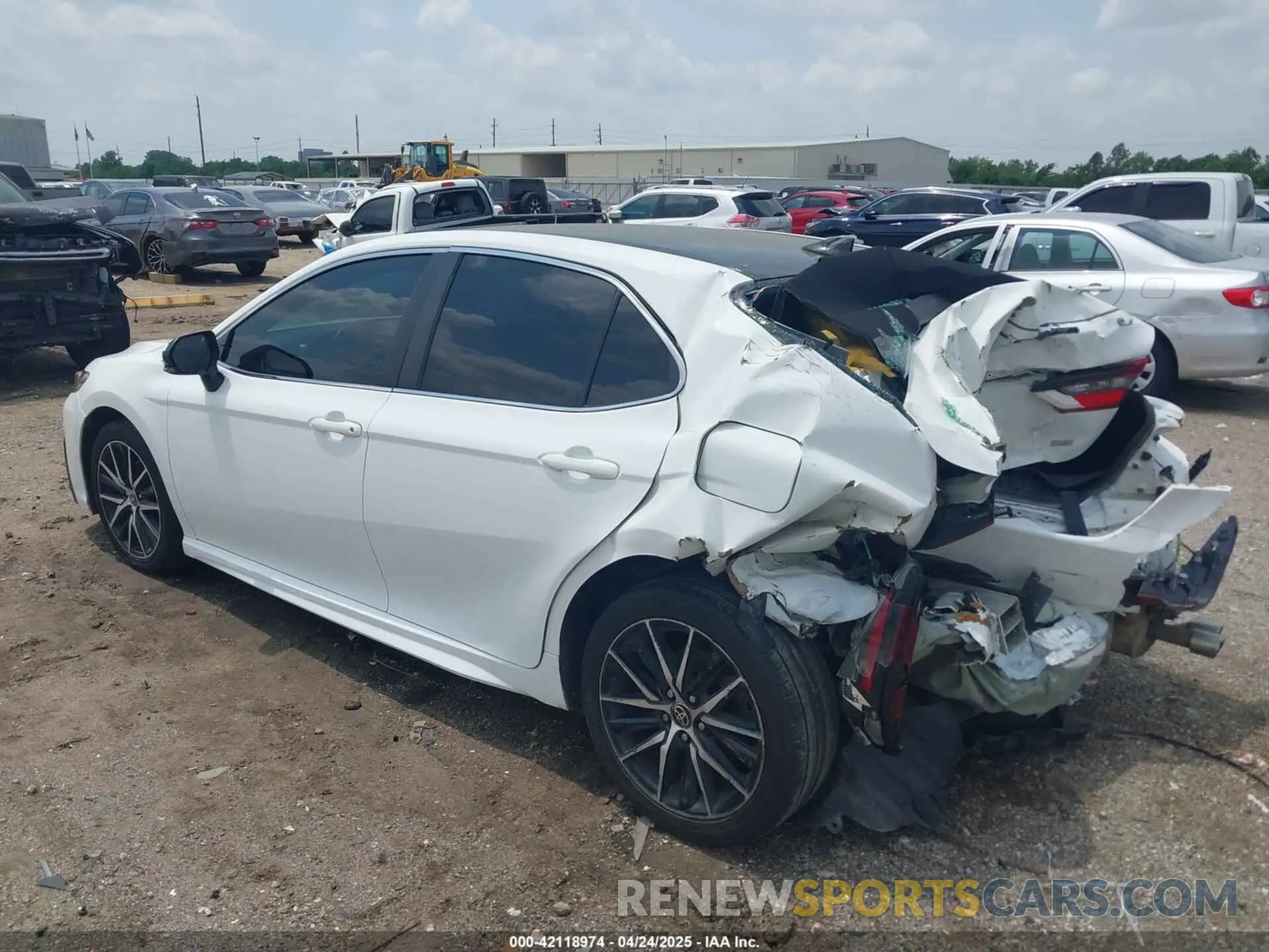 3 fotografías del automóvil dañado 4T1G11AK6NU630621 TOYOTA CAMRY 2022