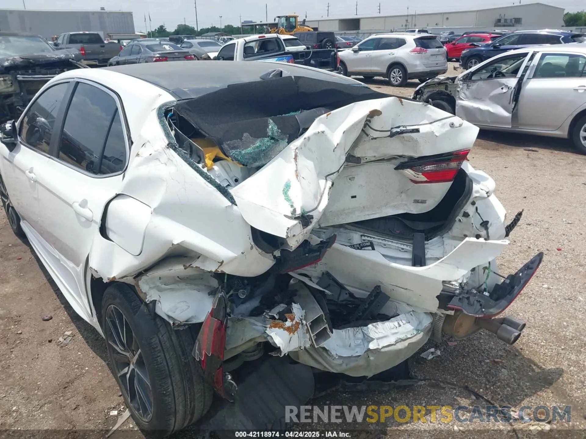 6 fotografías del automóvil dañado 4T1G11AK6NU630621 TOYOTA CAMRY 2022
