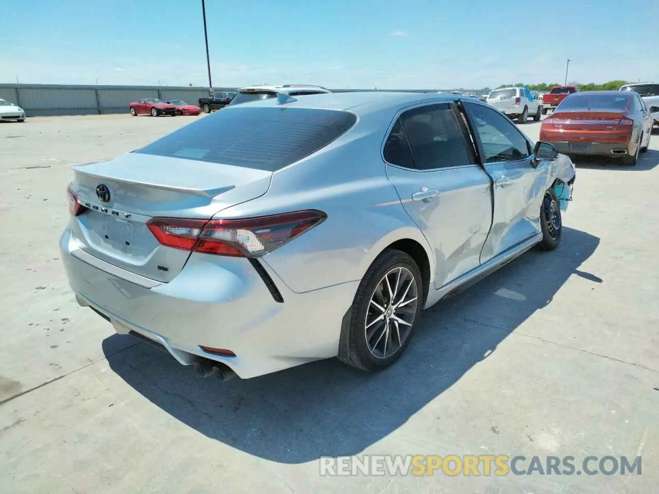 4 fotografías del automóvil dañado 4T1G11AK6NU639044 TOYOTA CAMRY 2022
