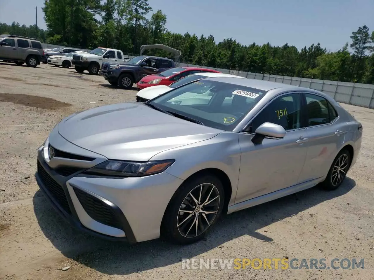 2 fotografías del automóvil dañado 4T1G11AK6NU648620 TOYOTA CAMRY 2022