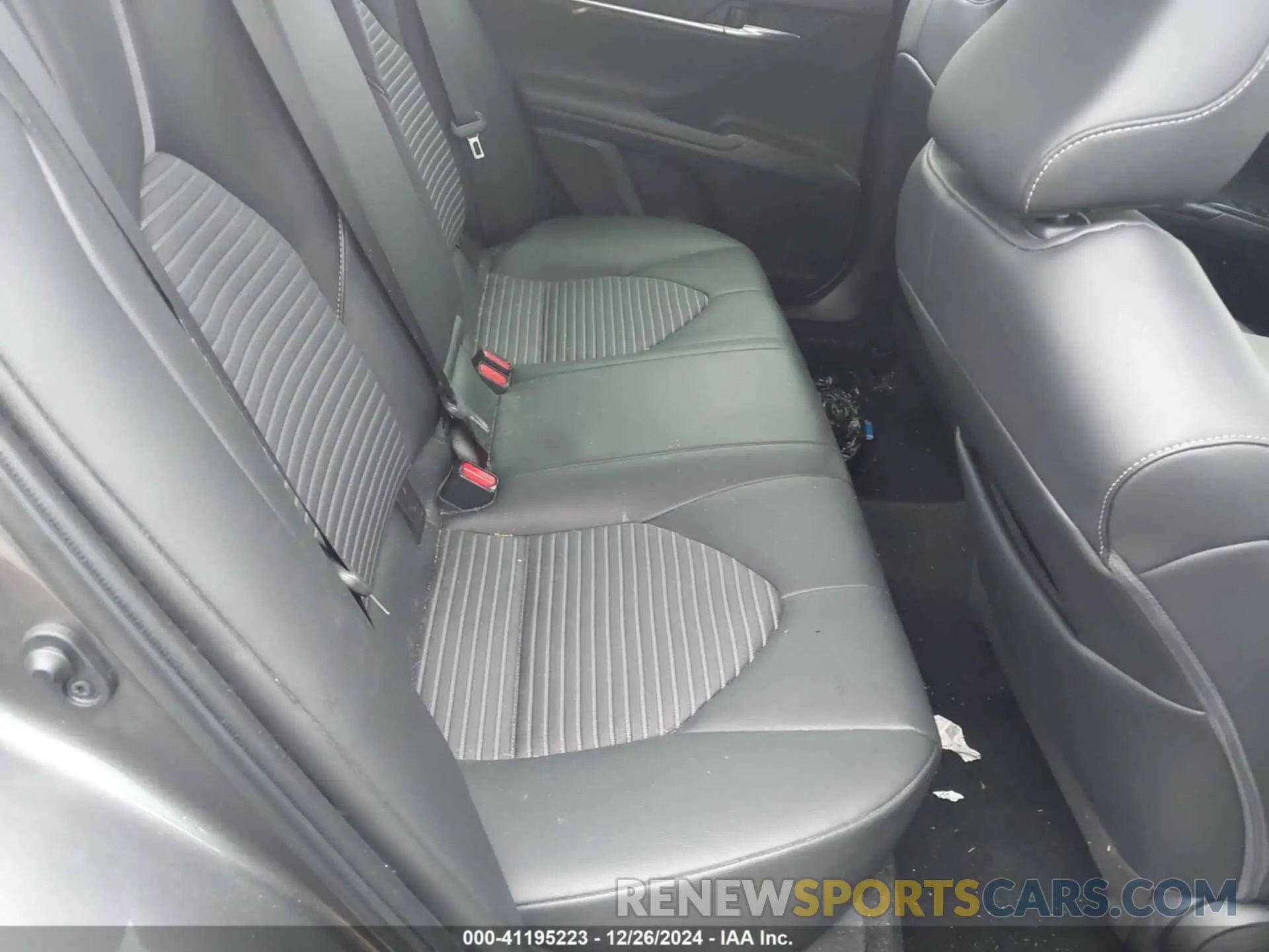 8 fotografías del automóvil dañado 4T1G11AK6NU653090 TOYOTA CAMRY 2022