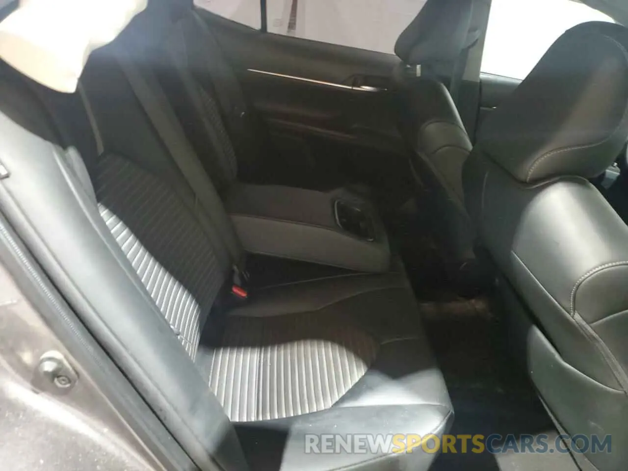 10 fotografías del automóvil dañado 4T1G11AK6NU689118 TOYOTA CAMRY 2022