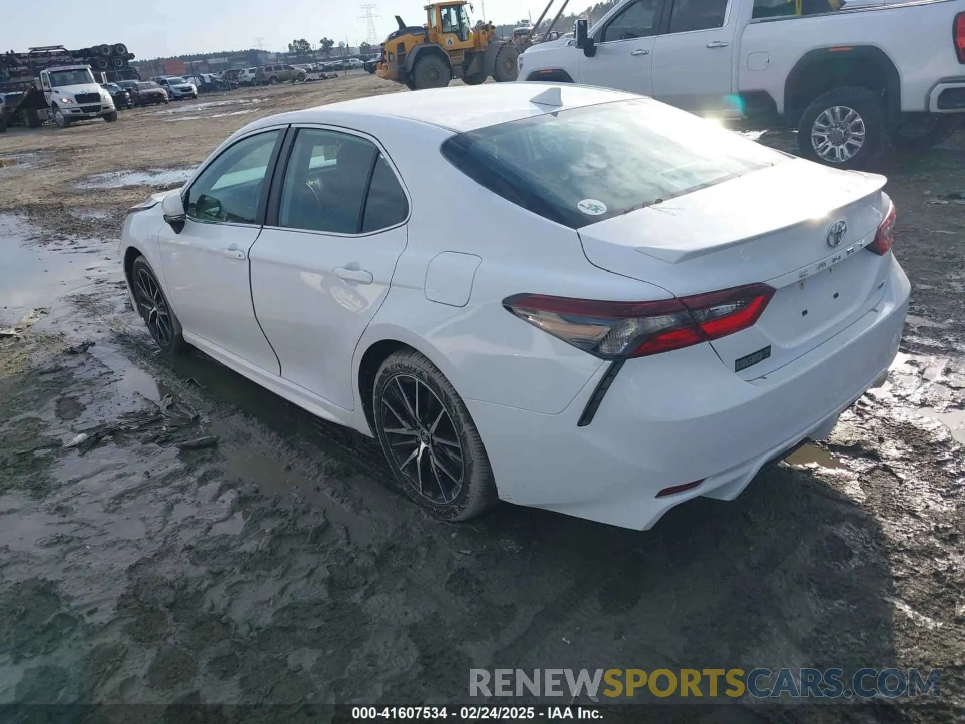 3 fotografías del automóvil dañado 4T1G11AK6NU713742 TOYOTA CAMRY 2022