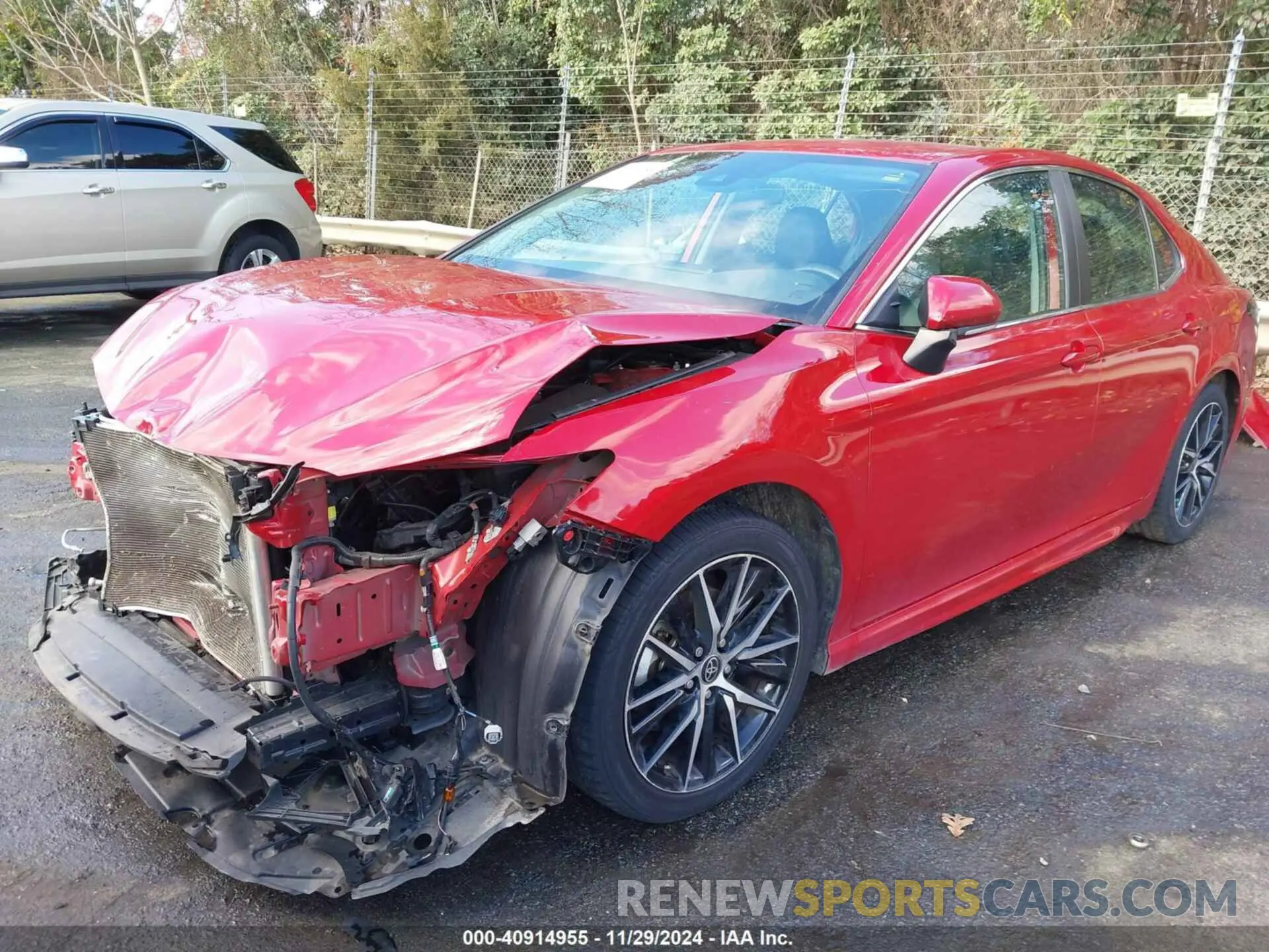 2 fotografías del automóvil dañado 4T1G11AK7NU025670 TOYOTA CAMRY 2022