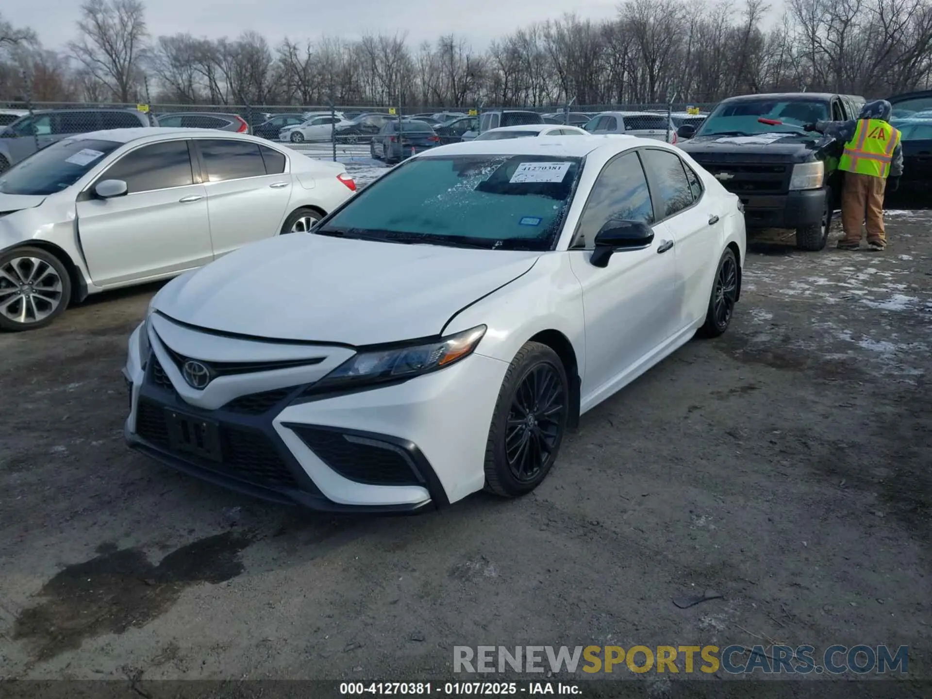 2 fotografías del automóvil dañado 4T1G11AK7NU035311 TOYOTA CAMRY 2022