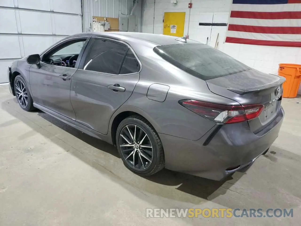 2 fotografías del automóvil dañado 4T1G11AK7NU067031 TOYOTA CAMRY 2022