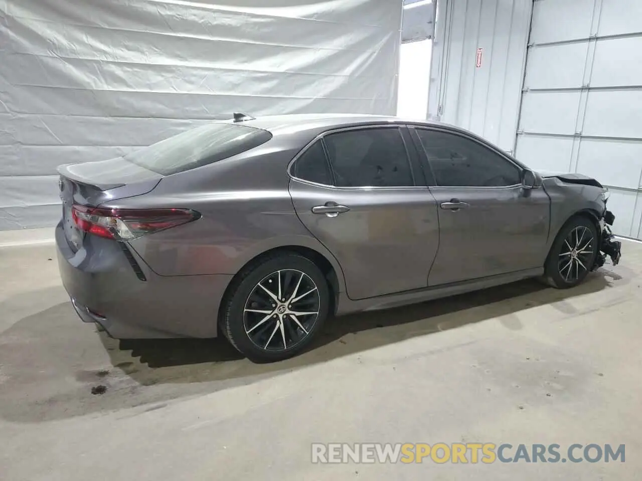 3 fotografías del automóvil dañado 4T1G11AK7NU067031 TOYOTA CAMRY 2022