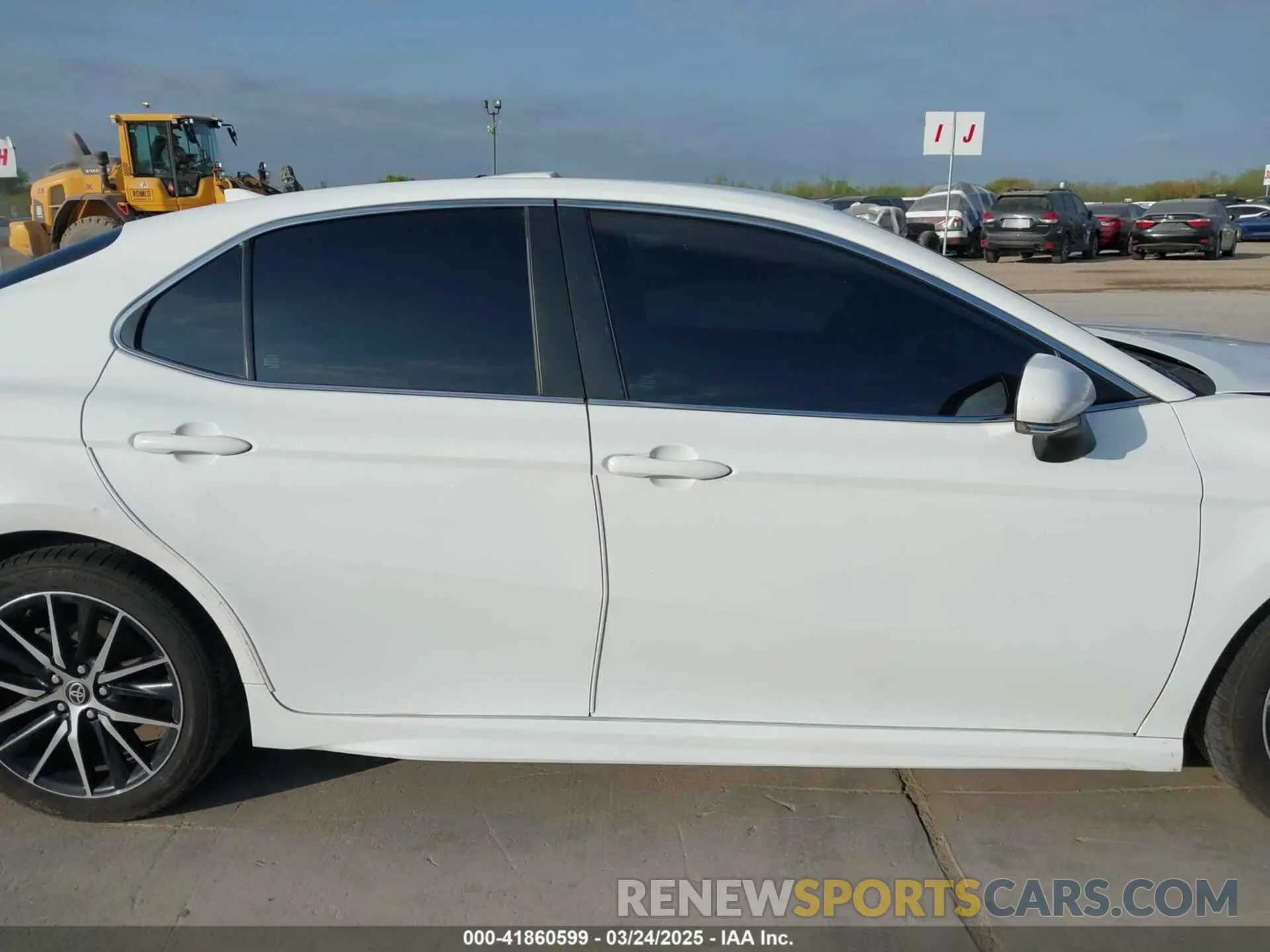 14 fotografías del automóvil dañado 4T1G11AK7NU640669 TOYOTA CAMRY 2022