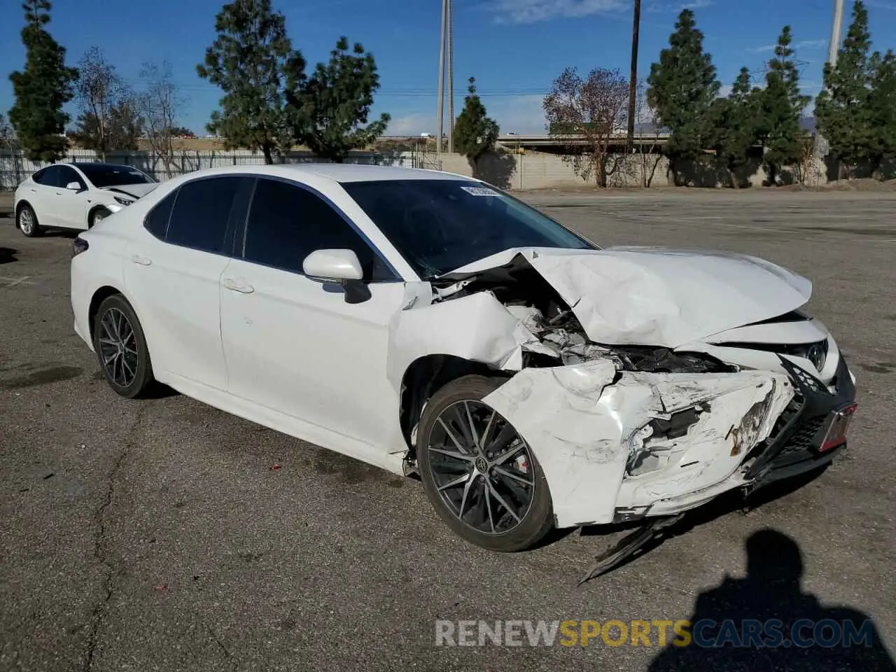 4 fotografías del automóvil dañado 4T1G11AK7NU640736 TOYOTA CAMRY 2022