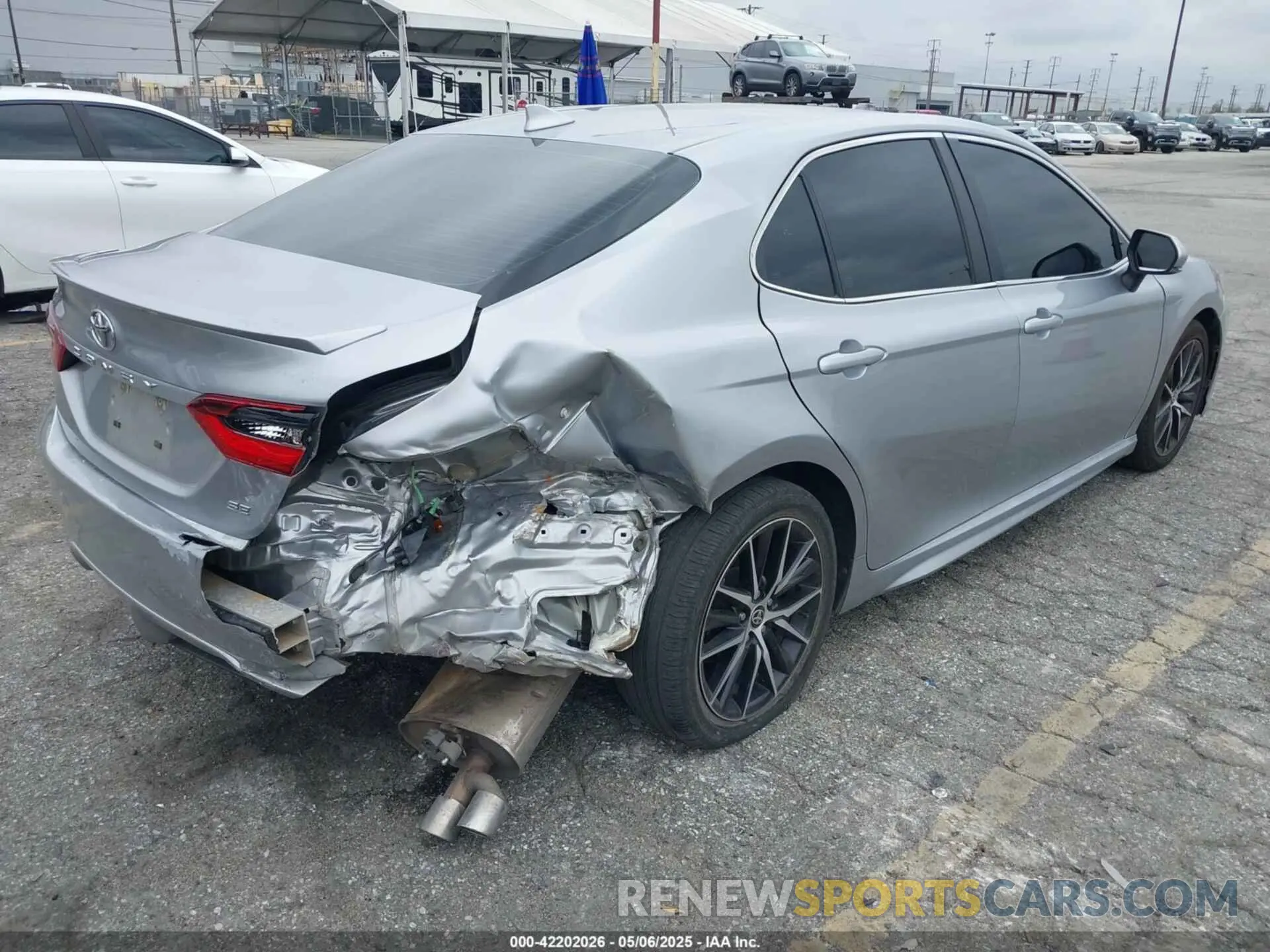 4 fotografías del automóvil dañado 4T1G11AK7NU669783 TOYOTA CAMRY 2022