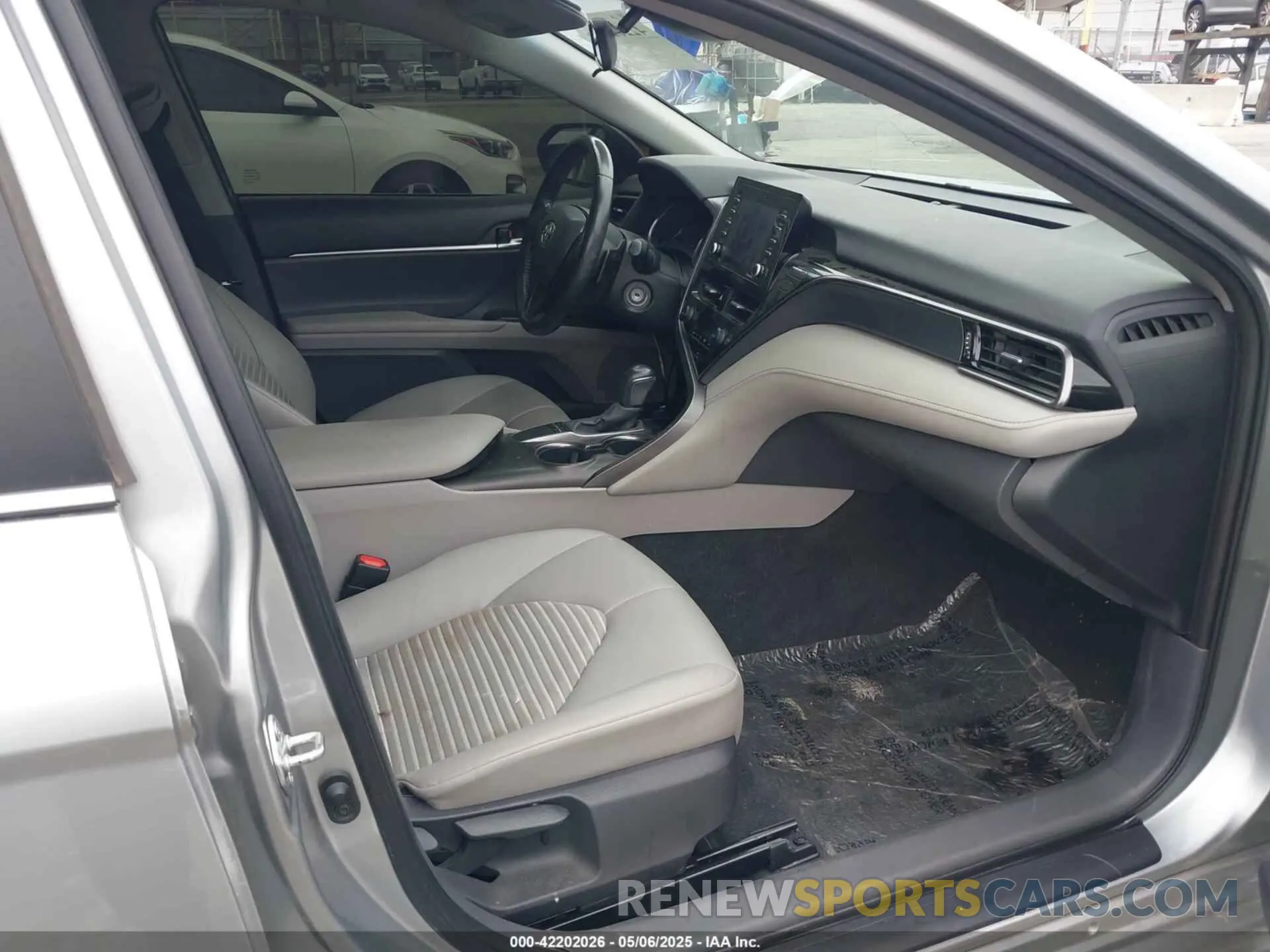 5 fotografías del automóvil dañado 4T1G11AK7NU669783 TOYOTA CAMRY 2022