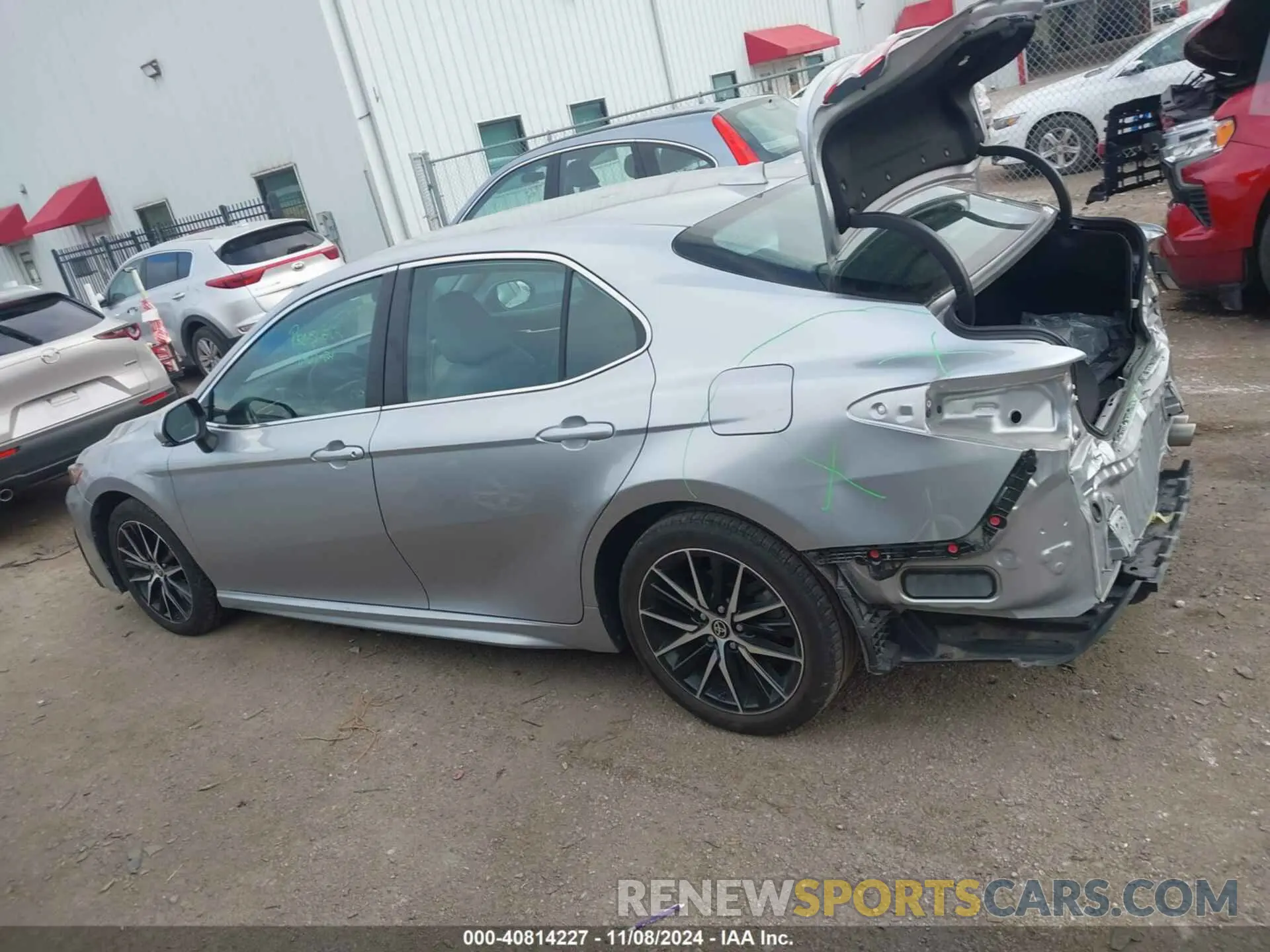 15 fotografías del automóvil dañado 4T1G11AK7NU686681 TOYOTA CAMRY 2022
