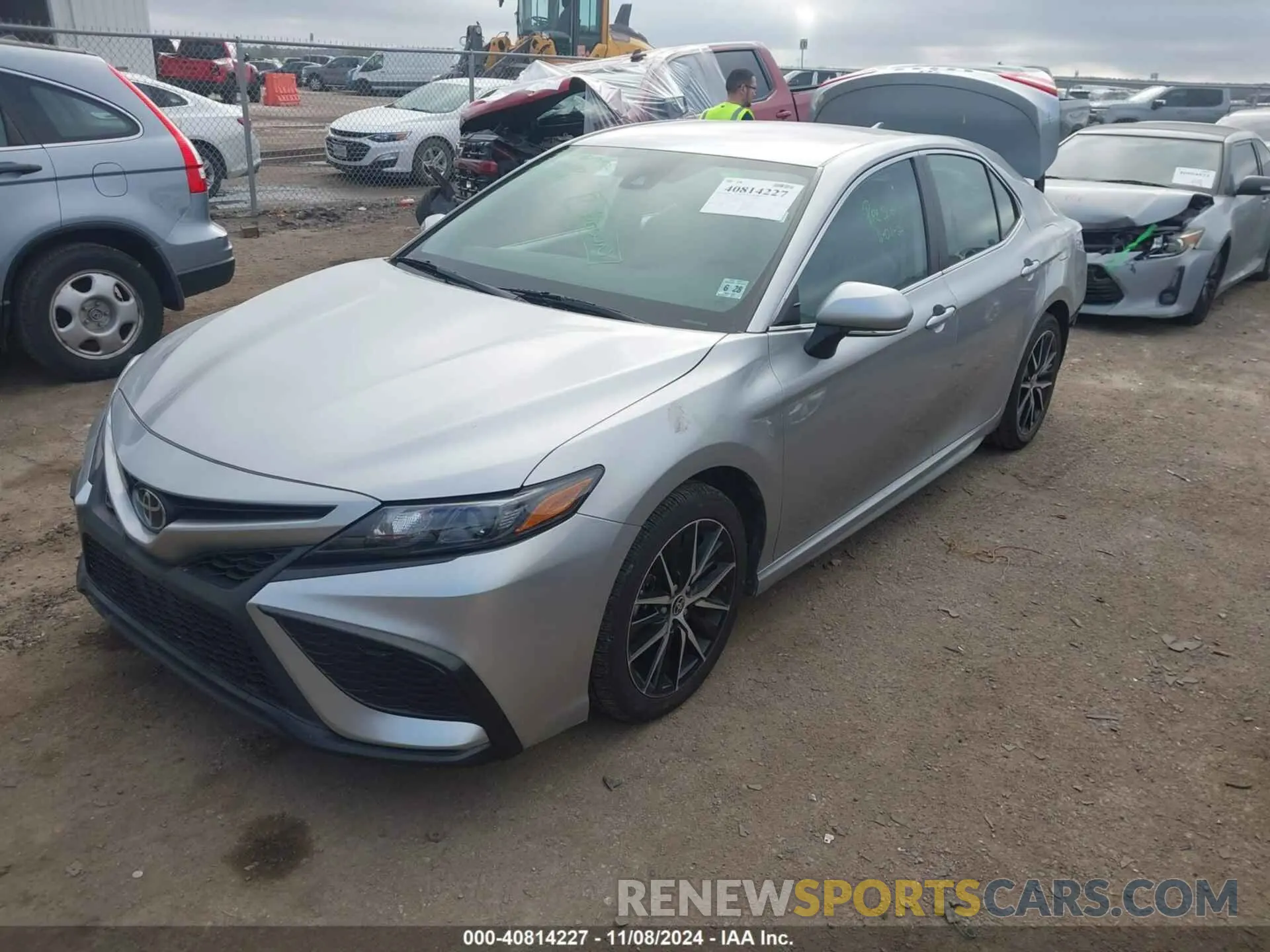 2 fotografías del automóvil dañado 4T1G11AK7NU686681 TOYOTA CAMRY 2022