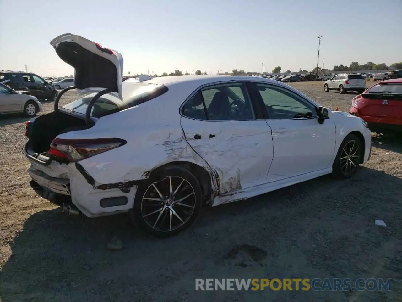 3 fotografías del automóvil dañado 4T1G11AK7NU687474 TOYOTA CAMRY 2022