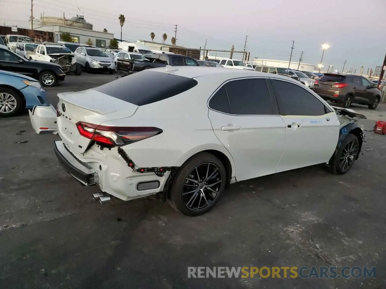 3 fotografías del automóvil dañado 4T1G11AK8NU036547 TOYOTA CAMRY 2022