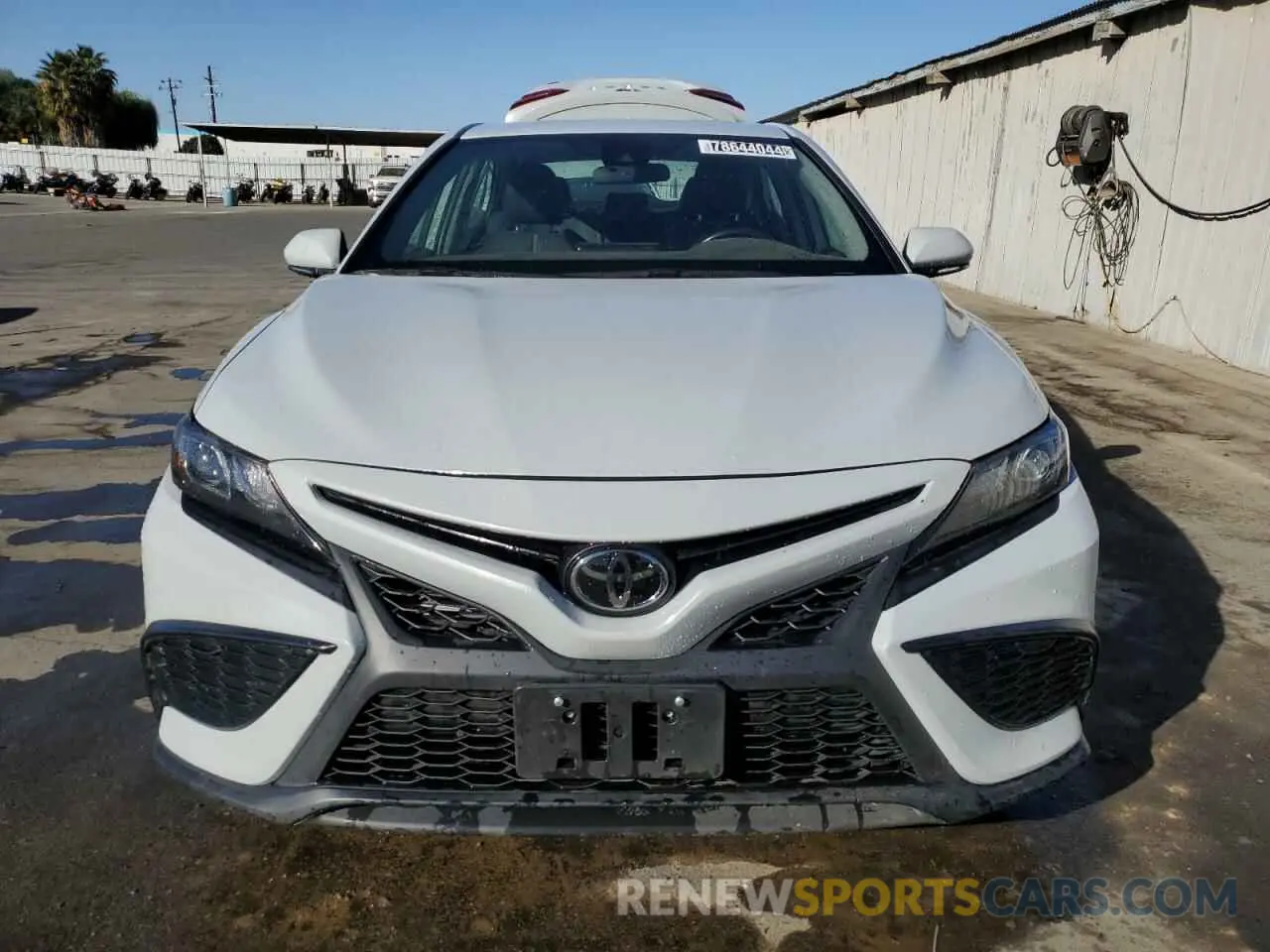 5 fotografías del automóvil dañado 4T1G11AK8NU044129 TOYOTA CAMRY 2022