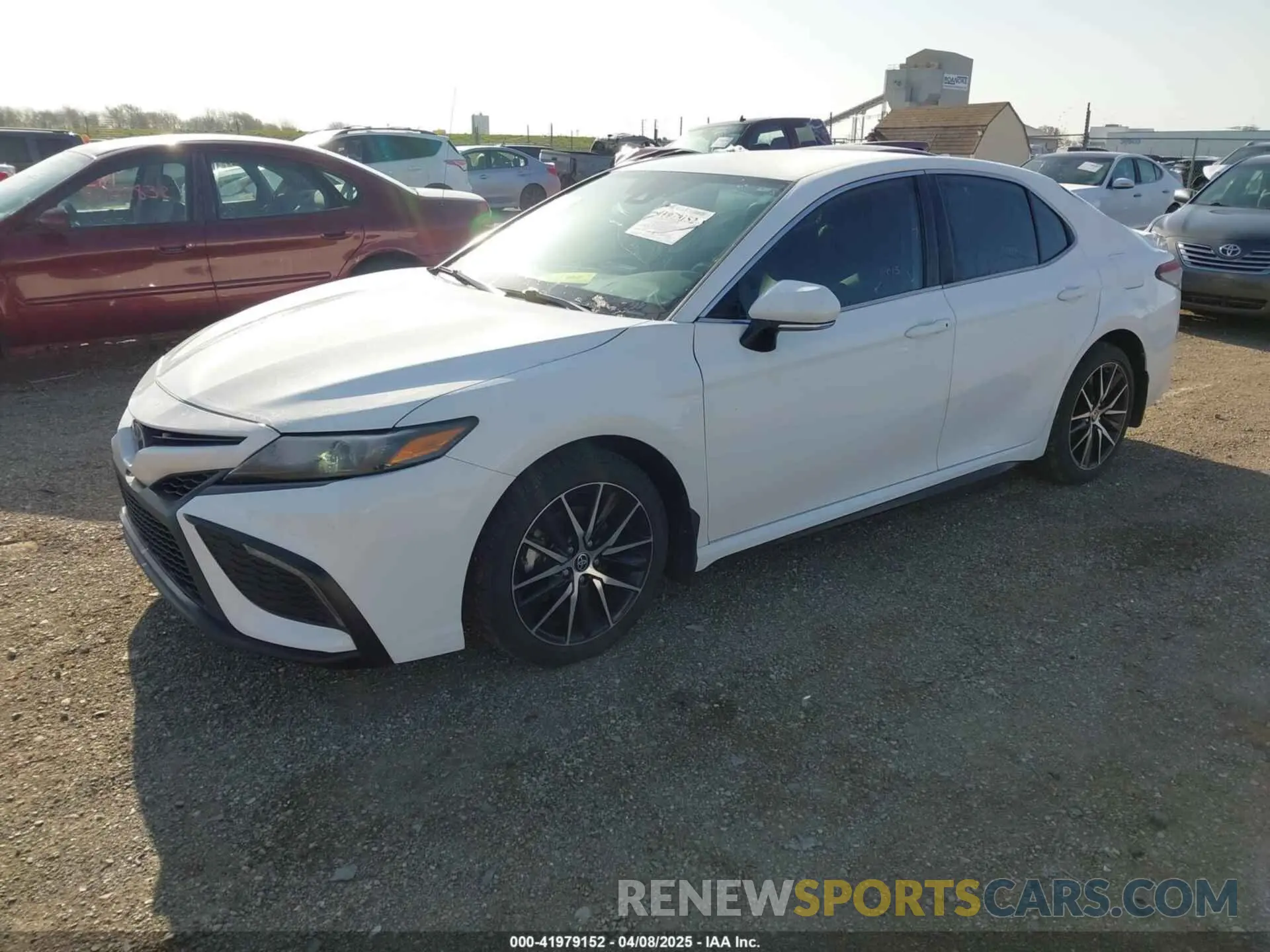 2 fotografías del automóvil dañado 4T1G11AK8NU644181 TOYOTA CAMRY 2022
