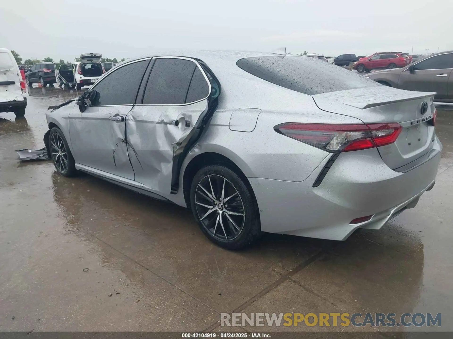 3 fotografías del automóvil dañado 4T1G11AK8NU702340 TOYOTA CAMRY 2022