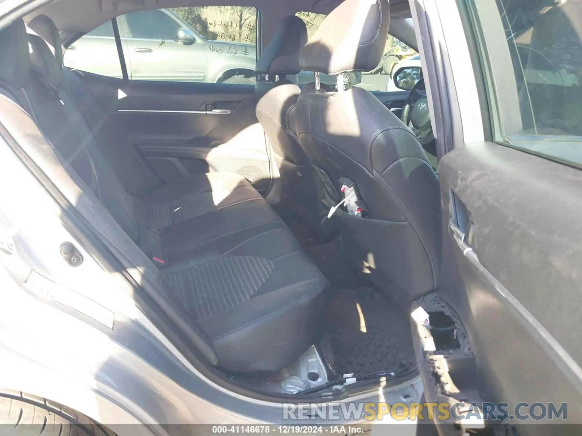 8 fotografías del automóvil dañado 4T1G11AK9NU017666 TOYOTA CAMRY 2022