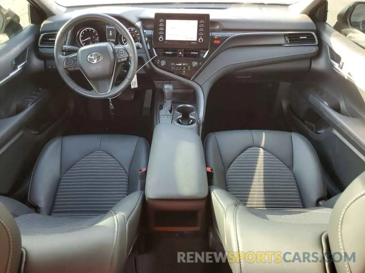 8 fotografías del automóvil dañado 4T1G11AK9NU024214 TOYOTA CAMRY 2022
