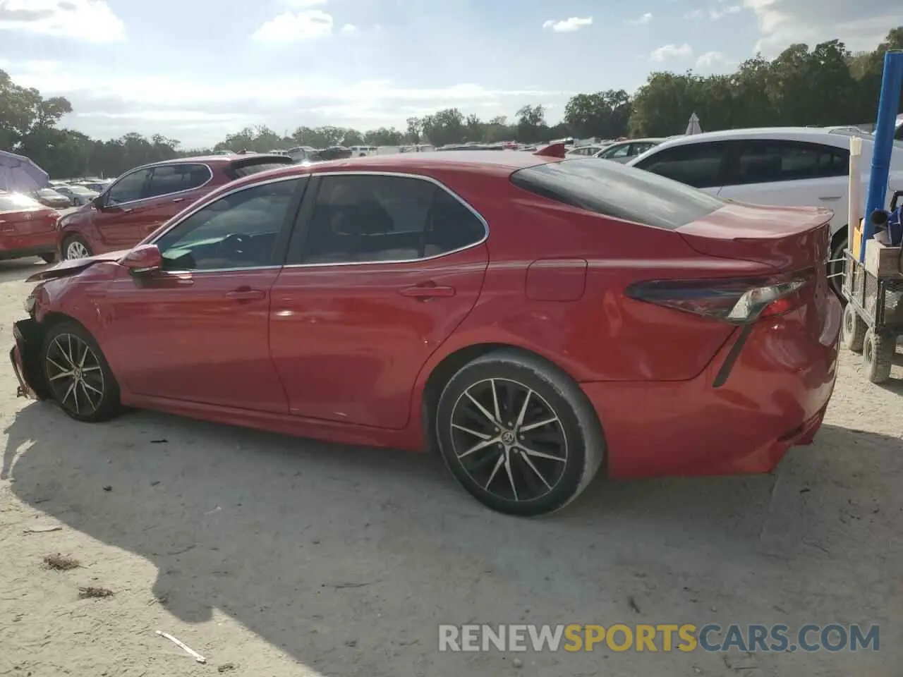 2 fotografías del automóvil dañado 4T1G11AK9NU047136 TOYOTA CAMRY 2022