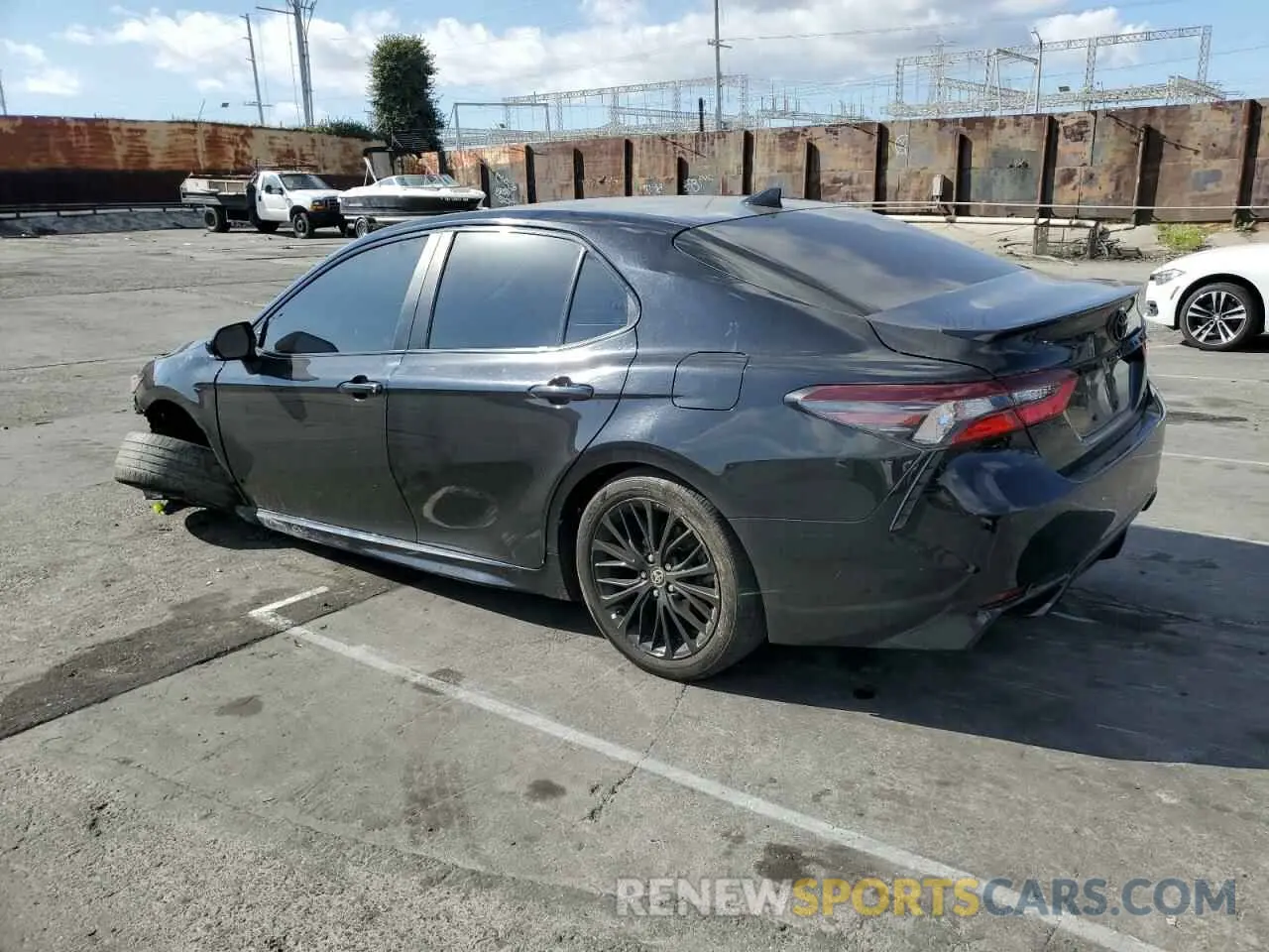 2 fotografías del automóvil dañado 4T1G11AK9NU071811 TOYOTA CAMRY 2022