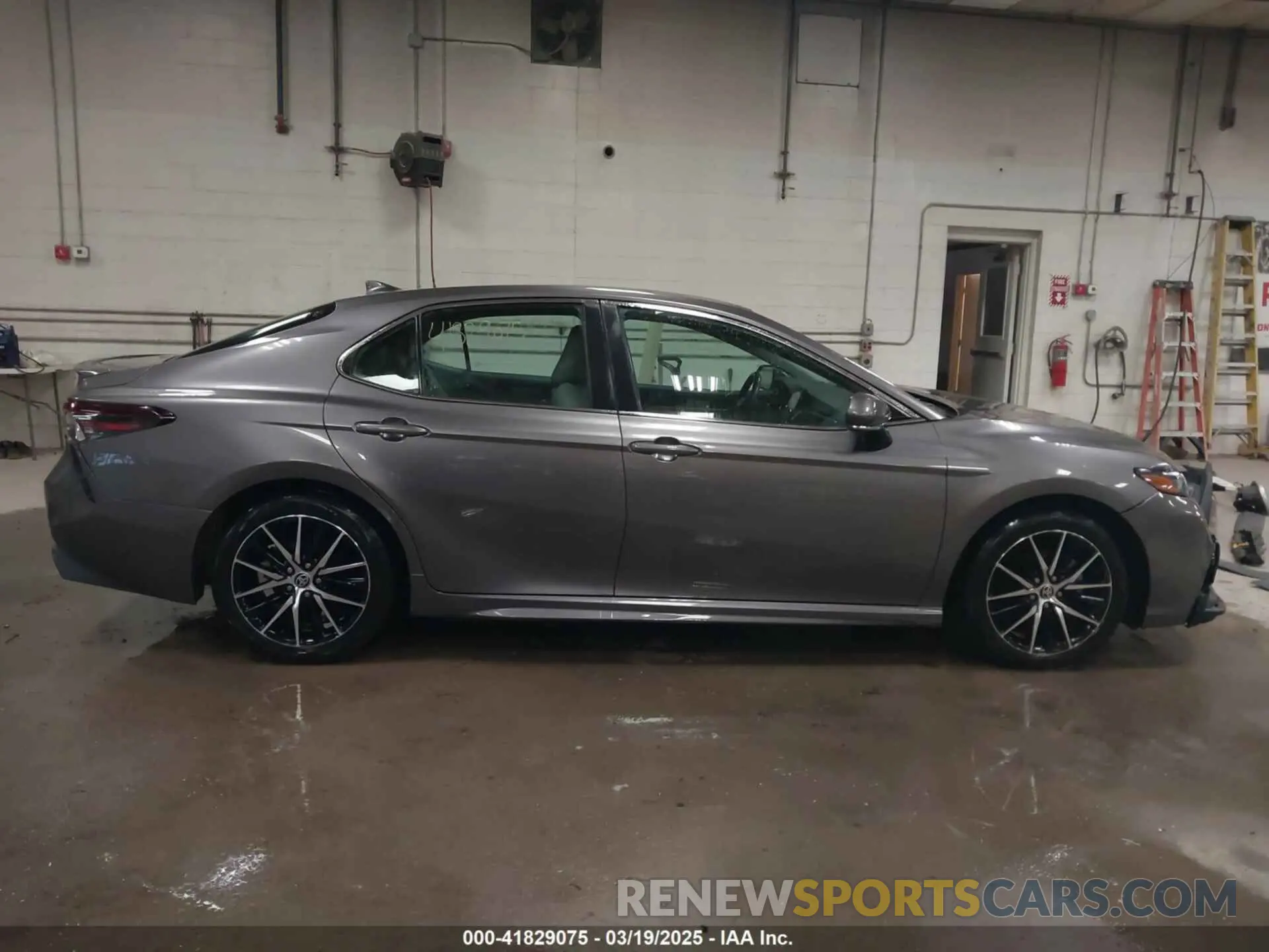 13 fotografías del automóvil dañado 4T1G11AK9NU074952 TOYOTA CAMRY 2022