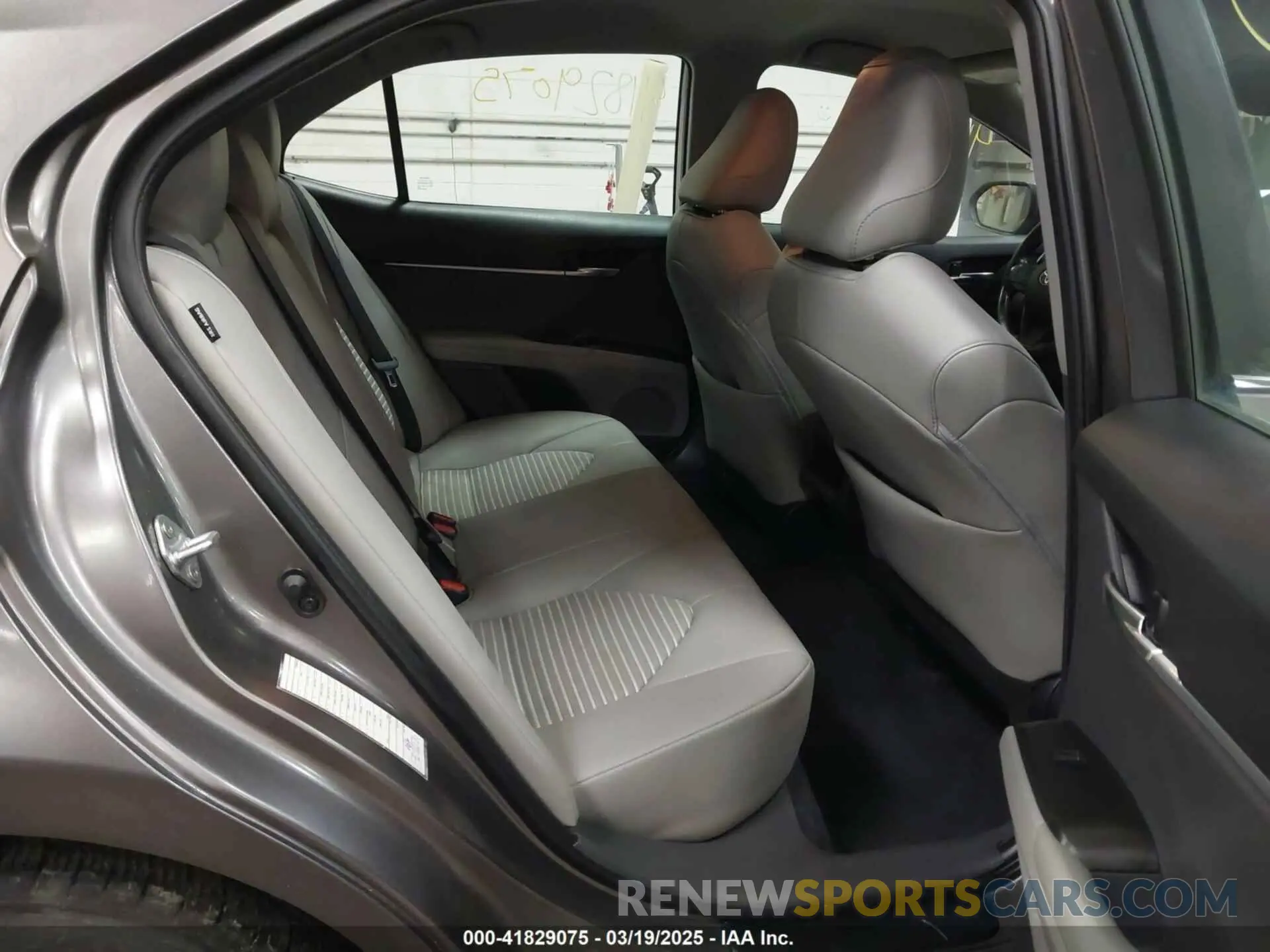 8 fotografías del automóvil dañado 4T1G11AK9NU074952 TOYOTA CAMRY 2022