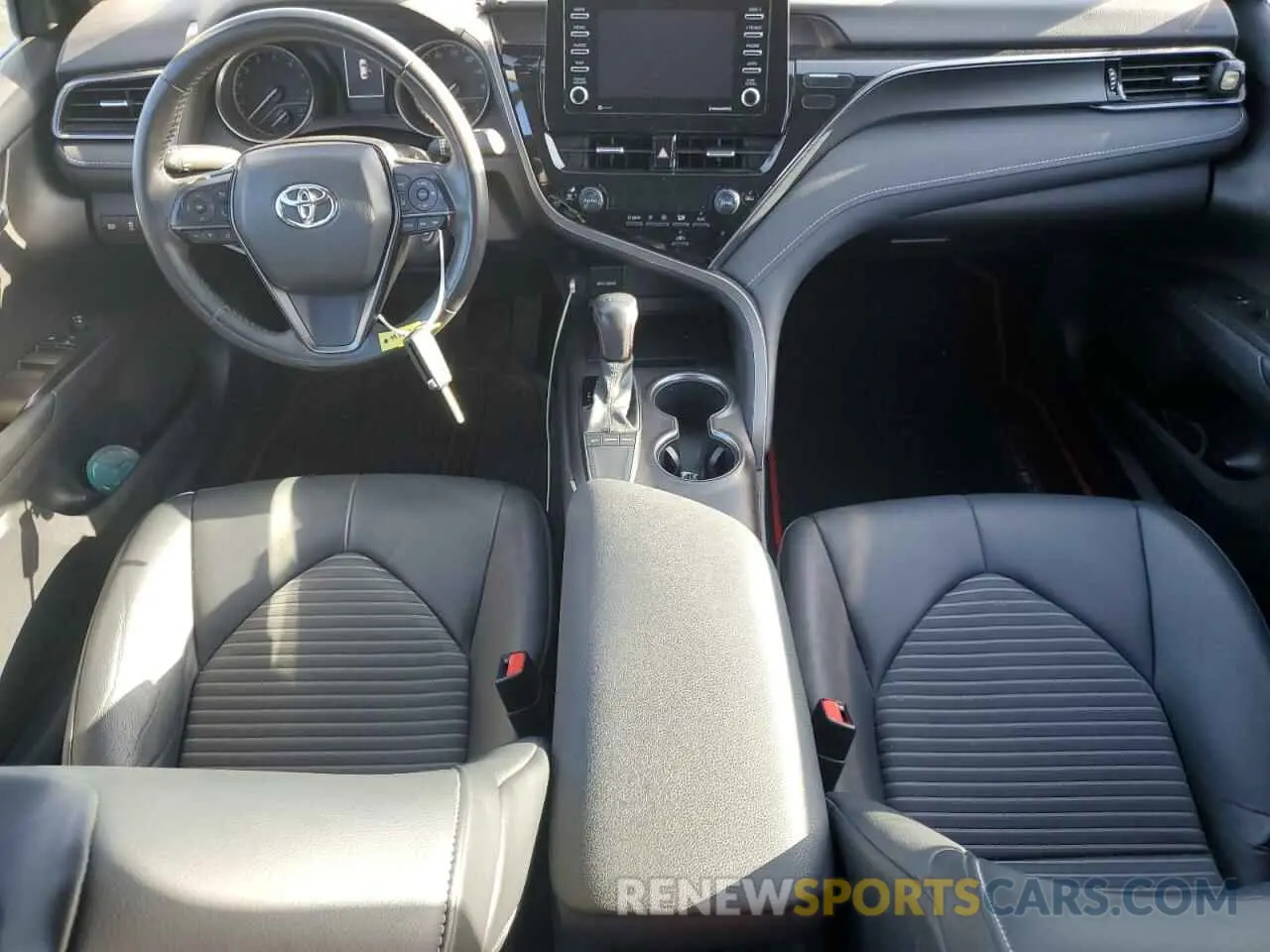 8 fotografías del automóvil dañado 4T1G11AK9NU623176 TOYOTA CAMRY 2022